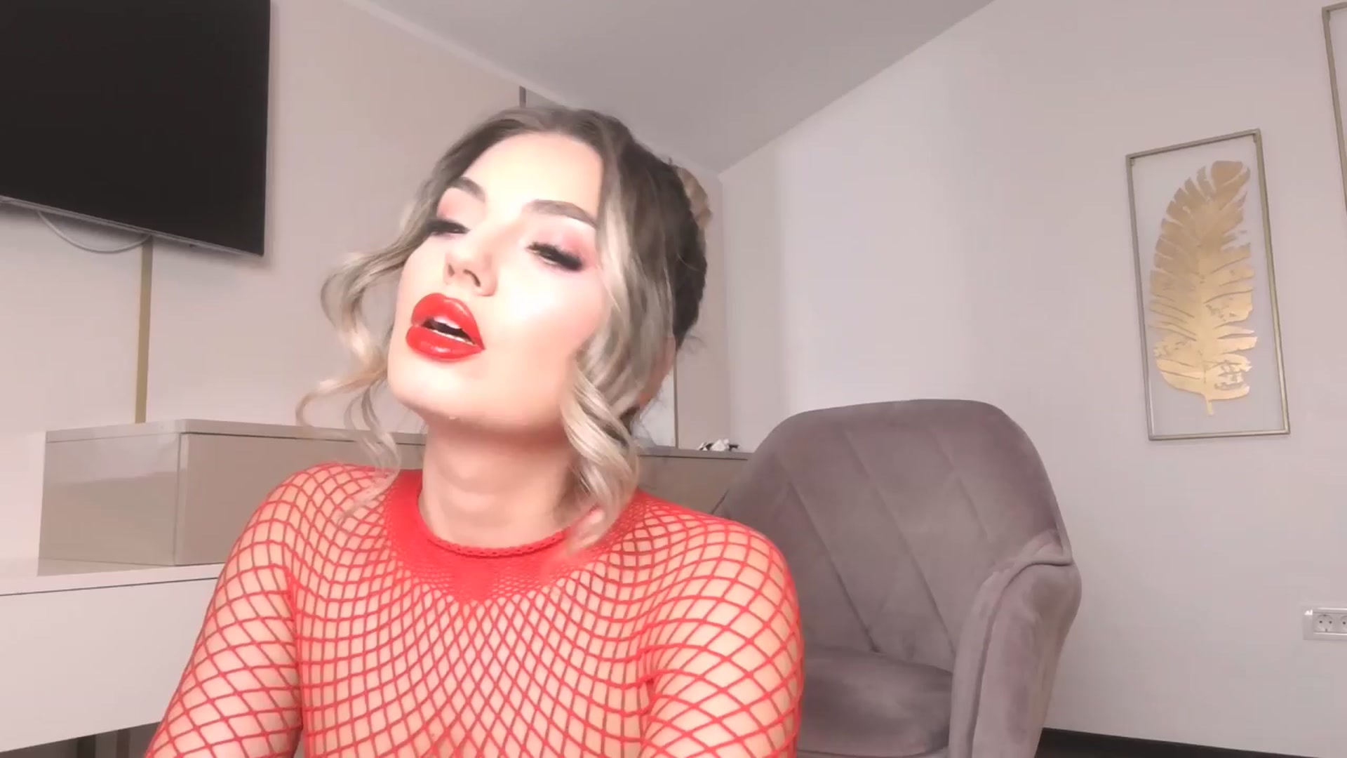 Gallery image thumbnail from UR_wet_DESIRE's myfreecams stream on, 04/12/2024, 16:33 image 3 of 20