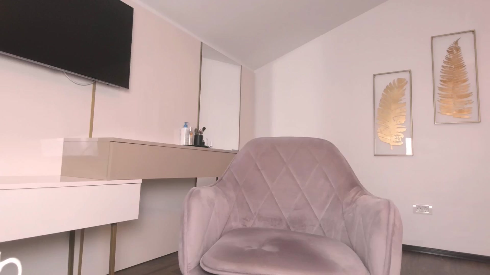 Gallery image thumbnail from UR_wet_DESIRE's myfreecams stream on, 04/25/2024, 15:06 image 3 of 20