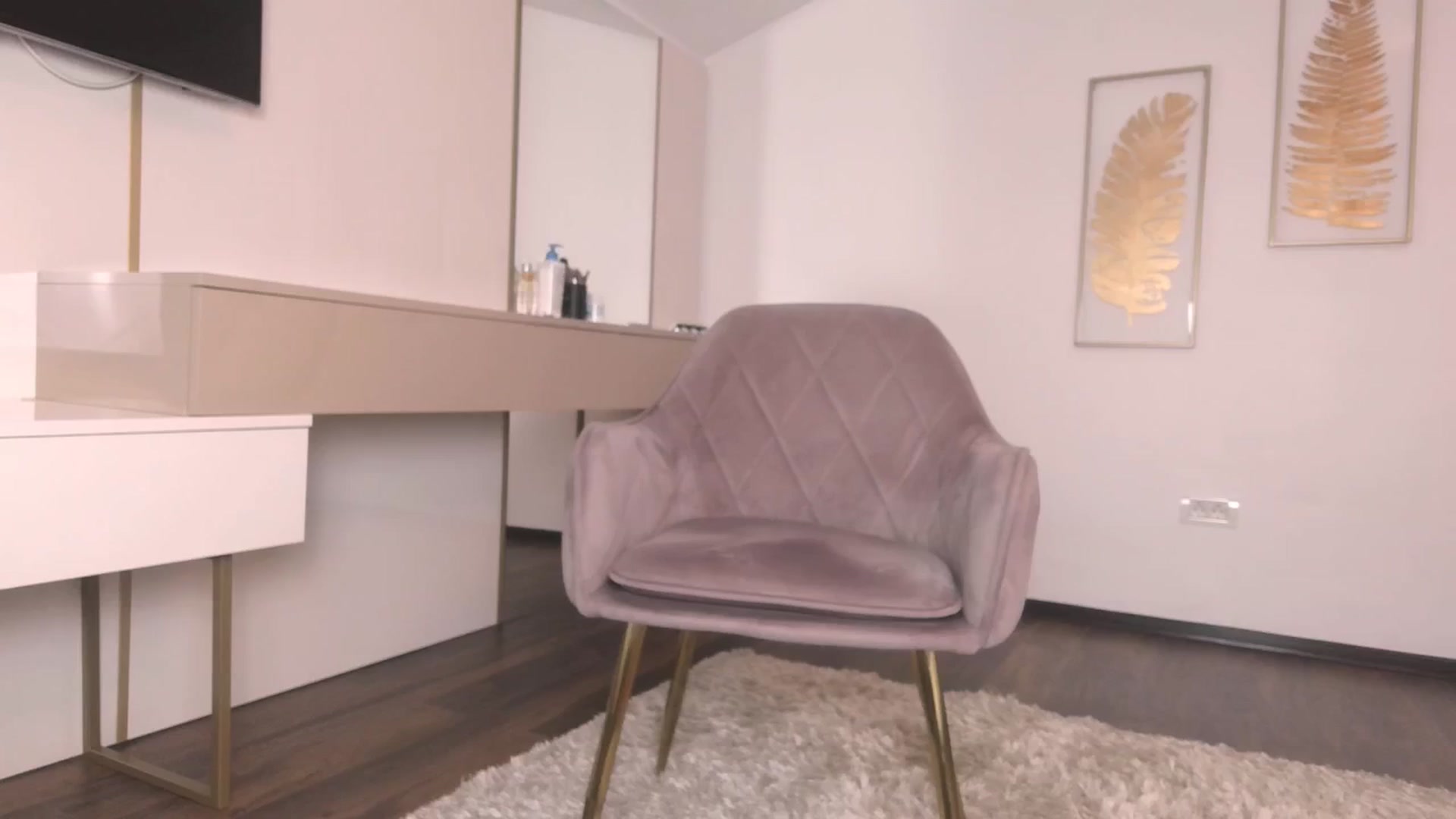 Gallery image thumbnail from UR_wet_DESIRE's myfreecams stream on, 05/17/2024, 16:25 image 16 of 20