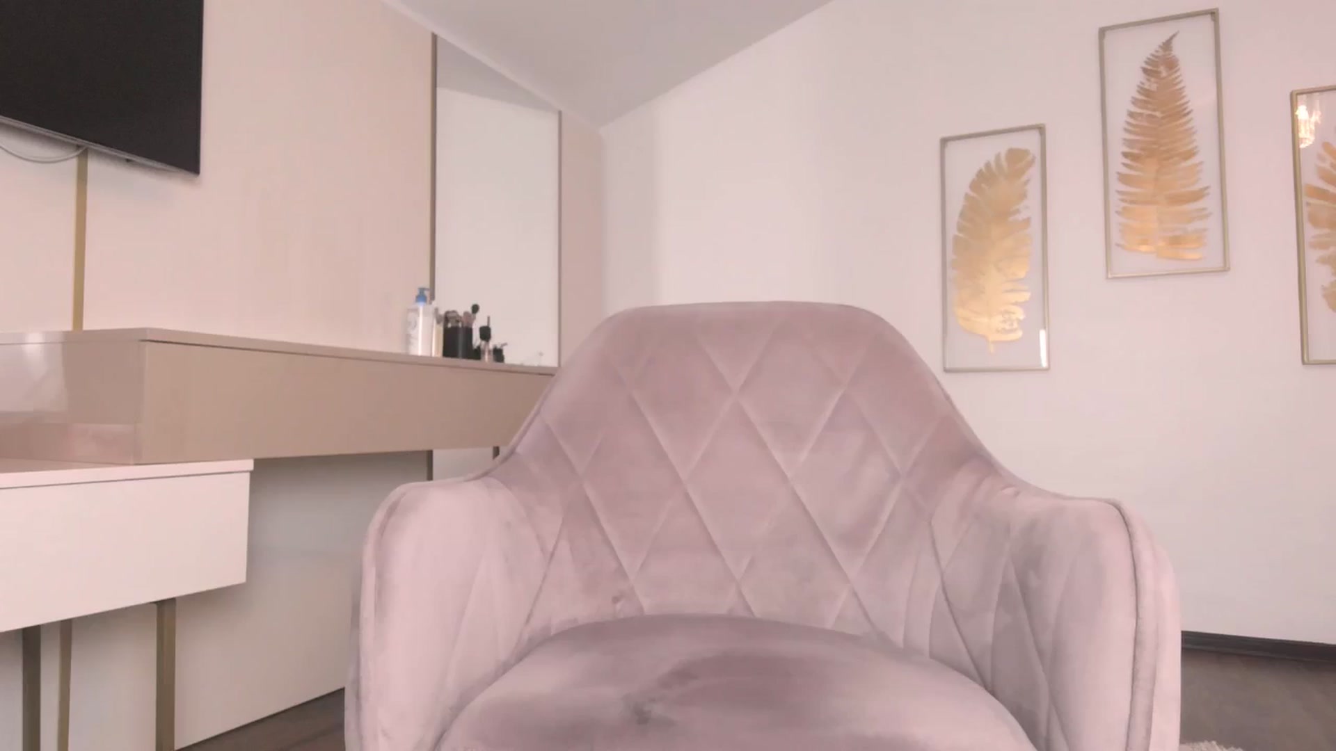 Gallery image thumbnail from UR_wet_DESIRE's myfreecams stream on, 05/27/2024, 15:11 image 18 of 20