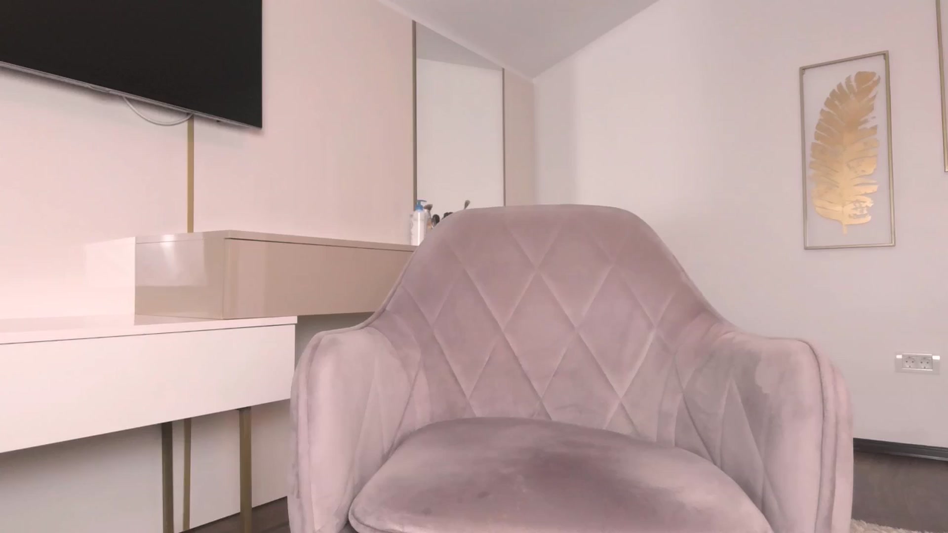 Gallery image thumbnail from UR_wet_DESIRE's myfreecams stream on, 06/05/2024, 16:21 image 10 of 20