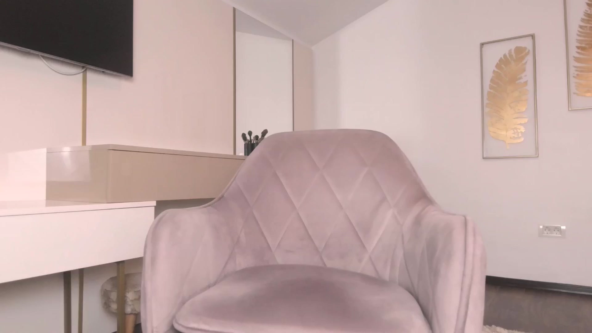 Gallery image thumbnail from UR_wet_DESIRE's myfreecams stream on, 06/20/2024, 16:11 image 13 of 20