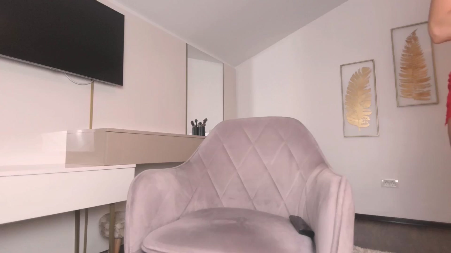 Gallery image thumbnail from UR_wet_DESIRE's myfreecams stream on, 06/20/2024, 16:11 image 19 of 20