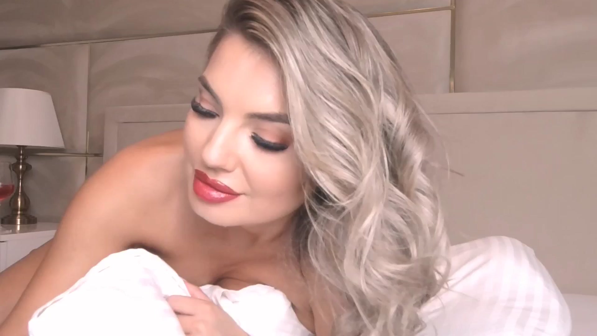 Gallery image thumbnail from UR_wet_DESIRE's myfreecams stream on, 07/17/2024, 14:21 image 18 of 20