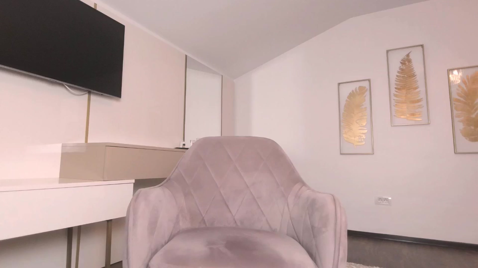 Gallery image thumbnail from UR_wet_DESIRE's myfreecams stream on, 07/19/2024, 14:36 image 6 of 20