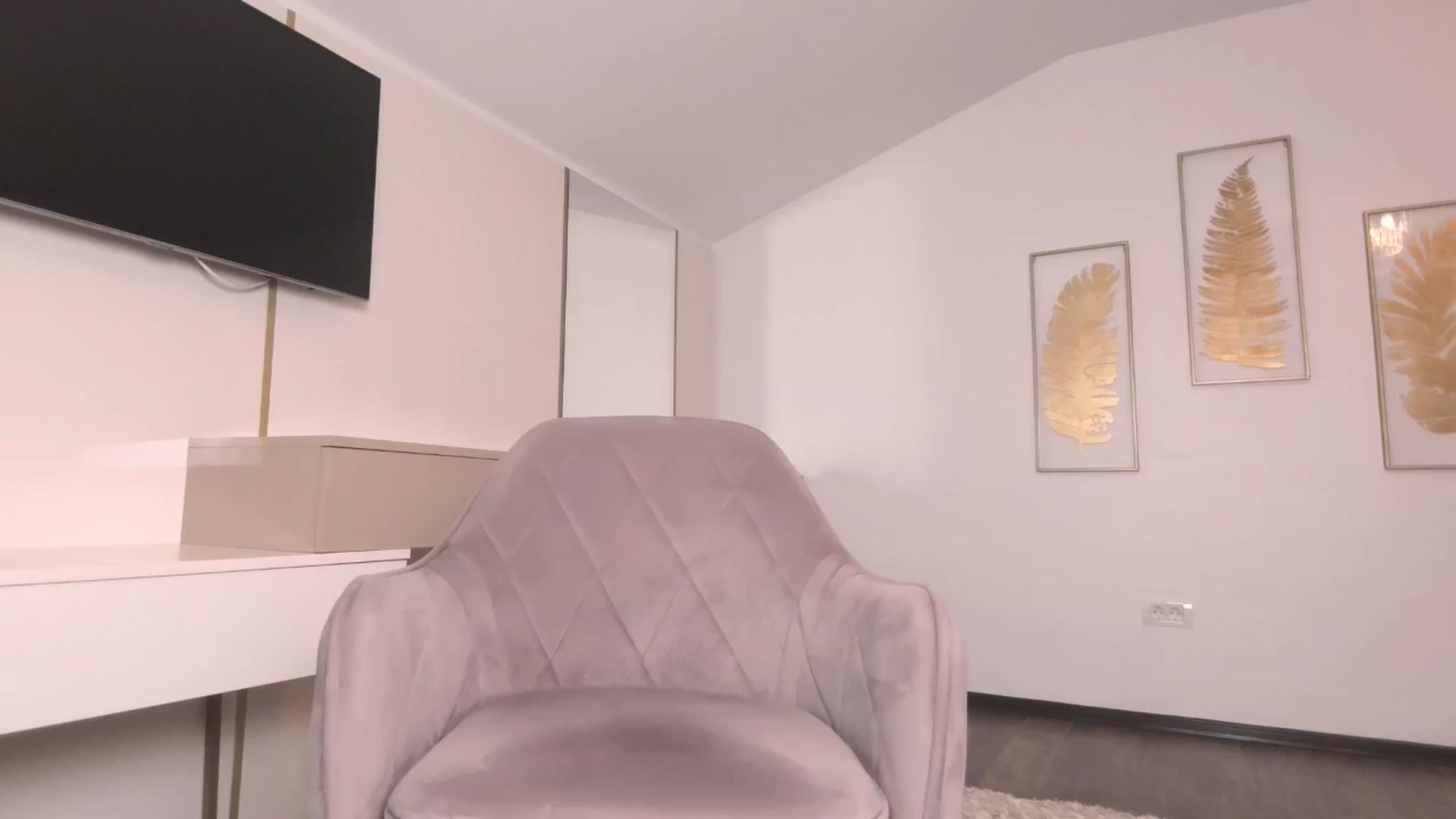 Gallery image thumbnail from UR_wet_DESIRE's myfreecams stream on, 07/19/2024, 14:36 image 7 of 20