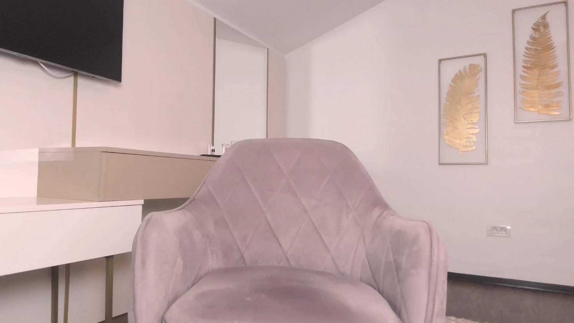 Gallery image thumbnail from UR_wet_DESIRE's myfreecams stream on, 07/19/2024, 14:36 image 14 of 20