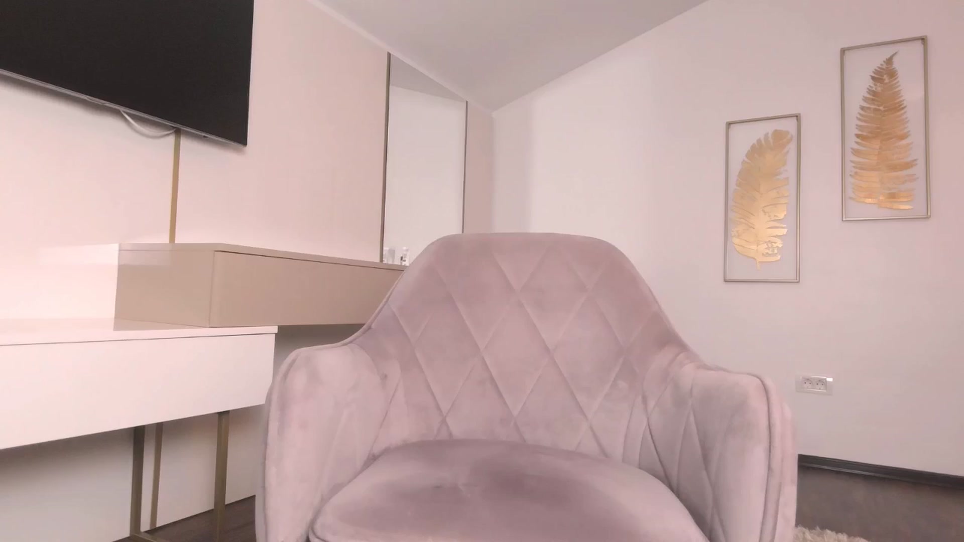 Gallery image thumbnail from UR_wet_DESIRE's myfreecams stream on, 07/22/2024, 16:31 image 11 of 20