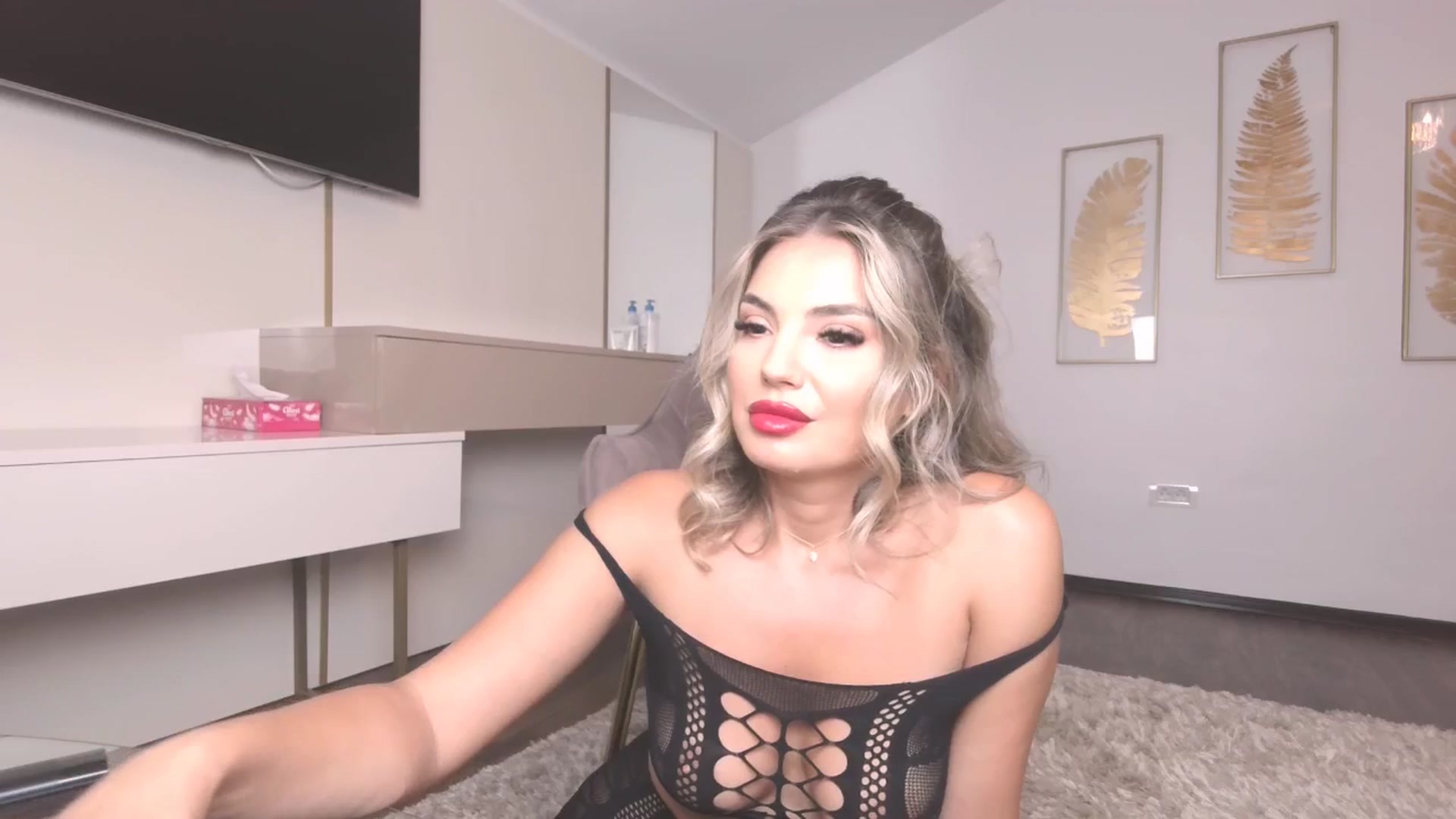 Gallery image thumbnail from UR_wet_DESIRE's myfreecams stream on, 08/23/2024, 14:02 image 10 of 20