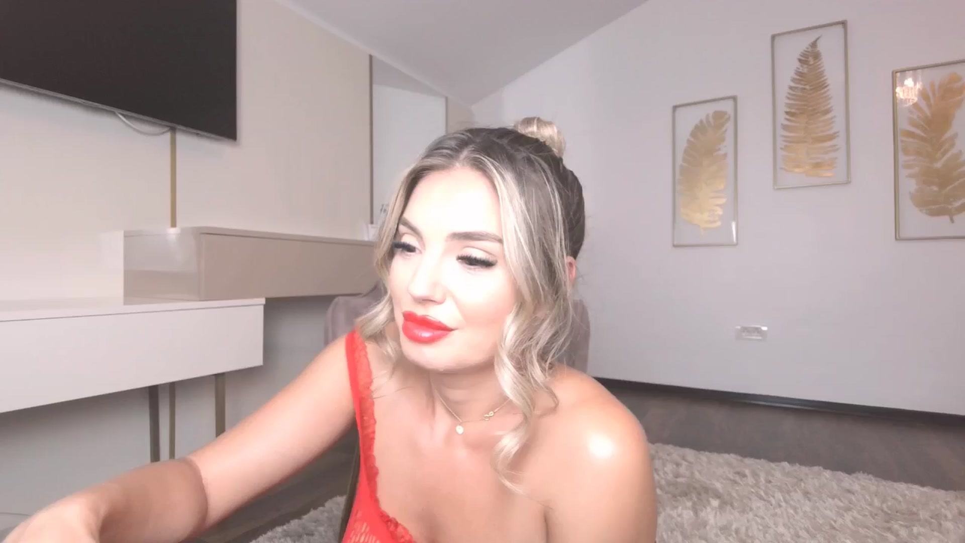 Gallery image thumbnail from UR_wet_DESIRE's myfreecams stream on, 08/26/2024, 16:31 image 8 of 20