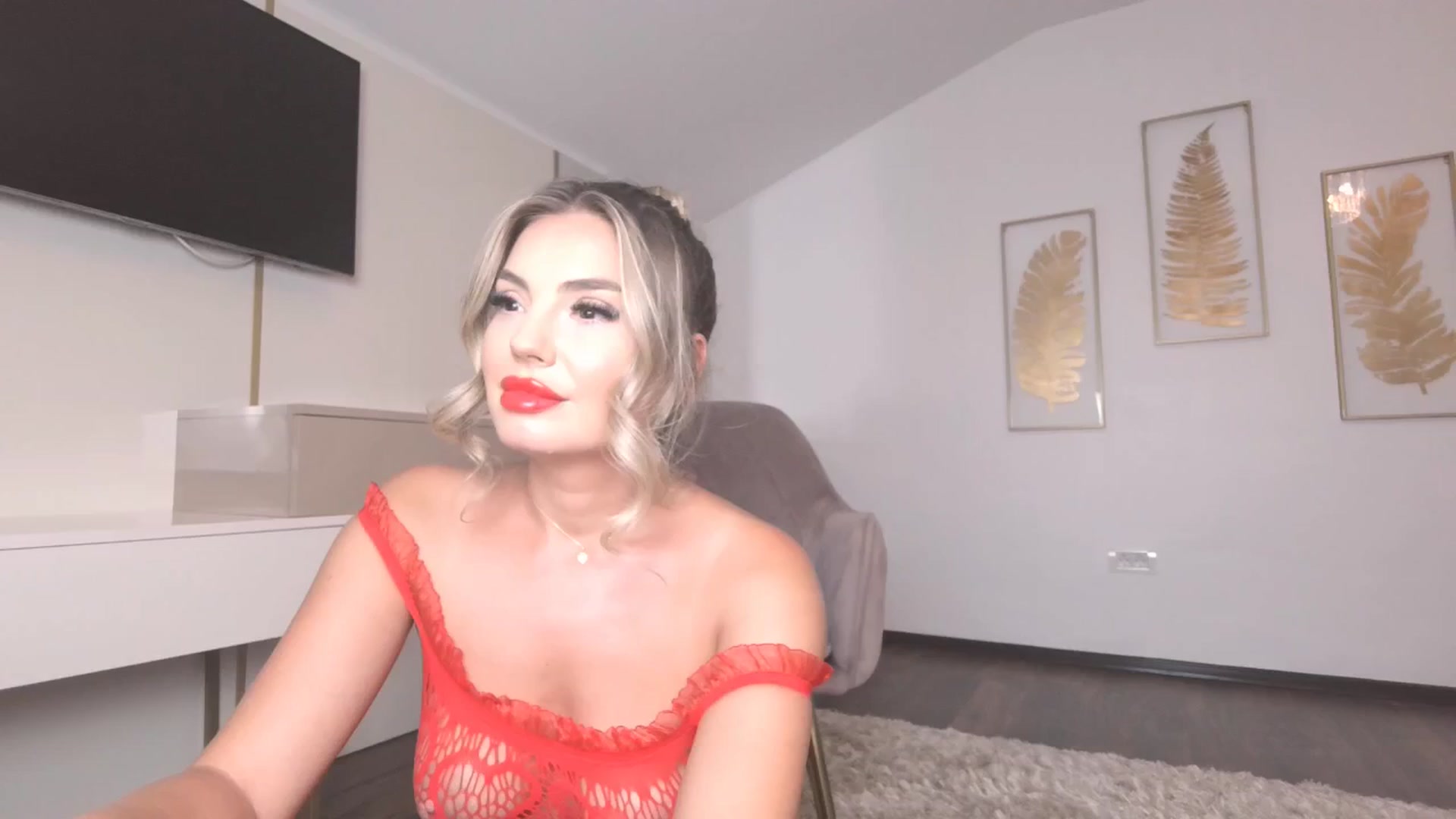 Gallery image thumbnail from UR_wet_DESIRE's myfreecams stream on, 08/26/2024, 16:31 image 6 of 20