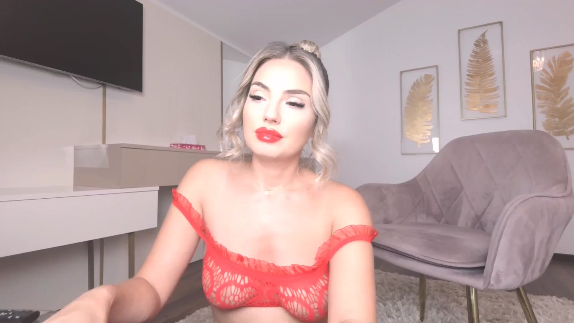 Gallery image thumbnail from UR_wet_DESIRE's myfreecams stream on, 08/30/2024, 16:14 image 2 of 20