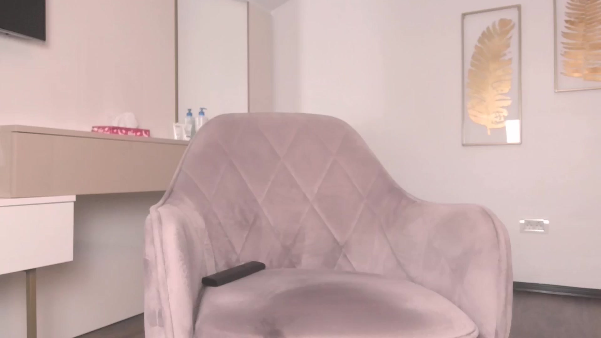 Gallery image thumbnail from UR_wet_DESIRE's myfreecams stream on, 08/30/2024, 17:14 image 1 of 20