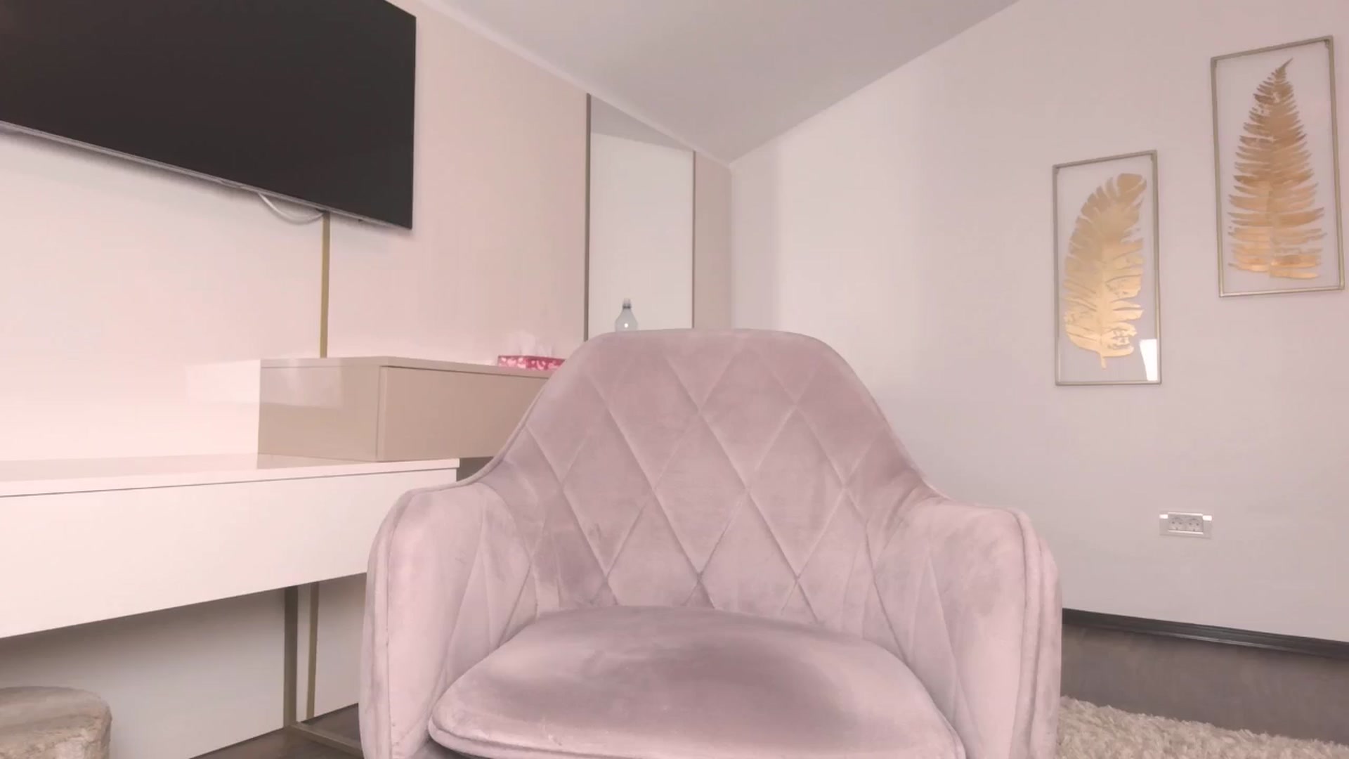 Gallery image thumbnail from UR_wet_DESIRE's myfreecams stream on, 09/10/2024, 16:34 image 18 of 20