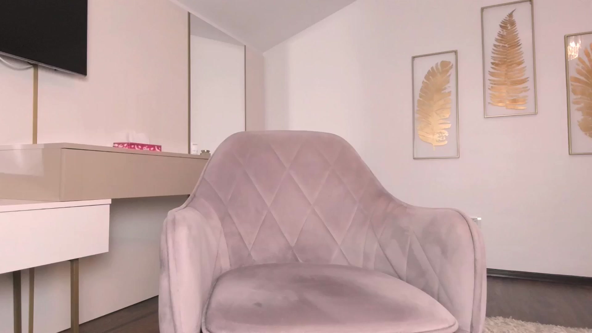 Gallery image thumbnail from UR_wet_DESIRE's myfreecams stream on, 10/03/2024, 16:40 image 7 of 20
