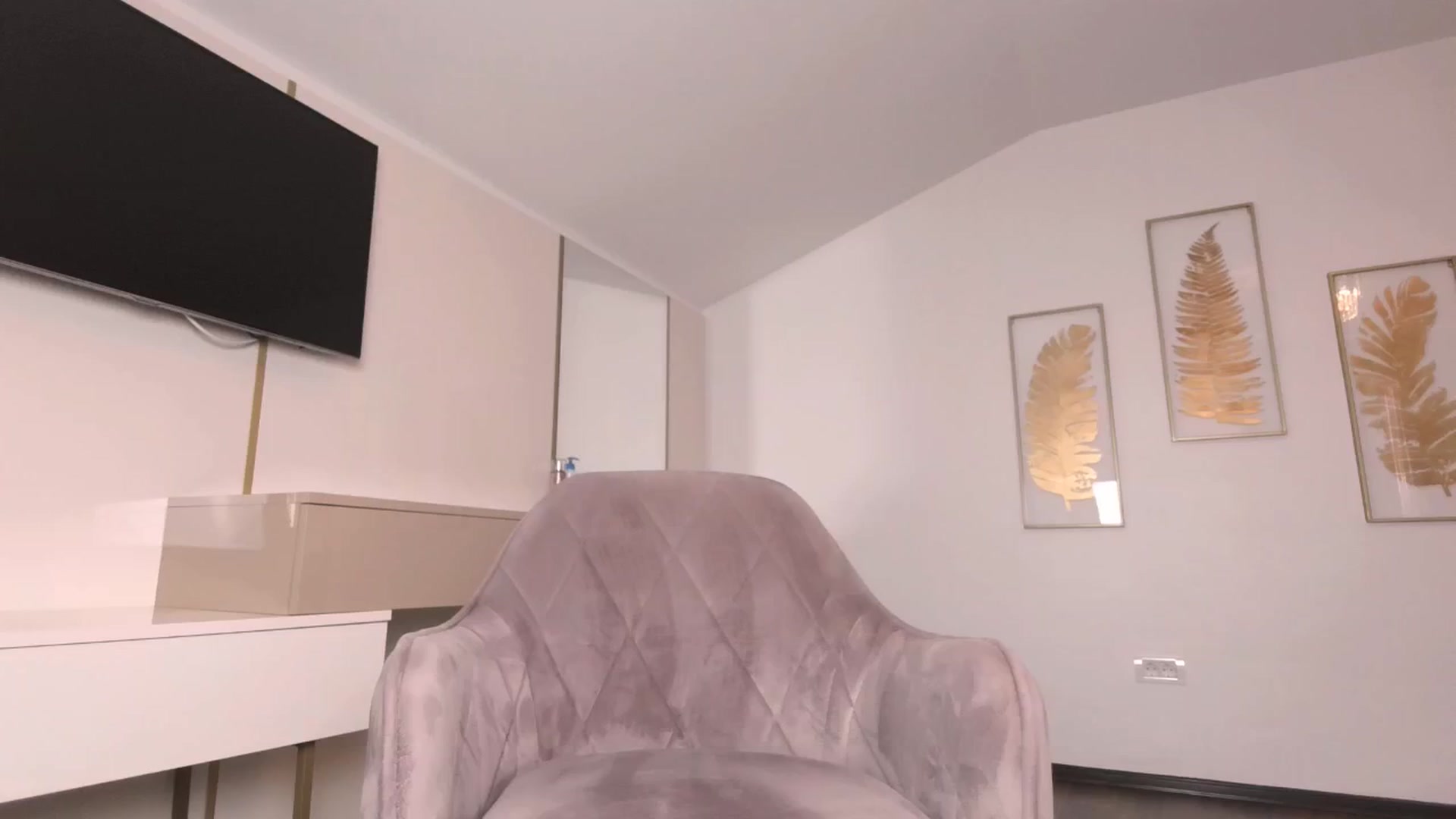 Gallery image thumbnail from UR_wet_DESIRE's myfreecams stream on, 10/18/2024, 14:43 image 8 of 20