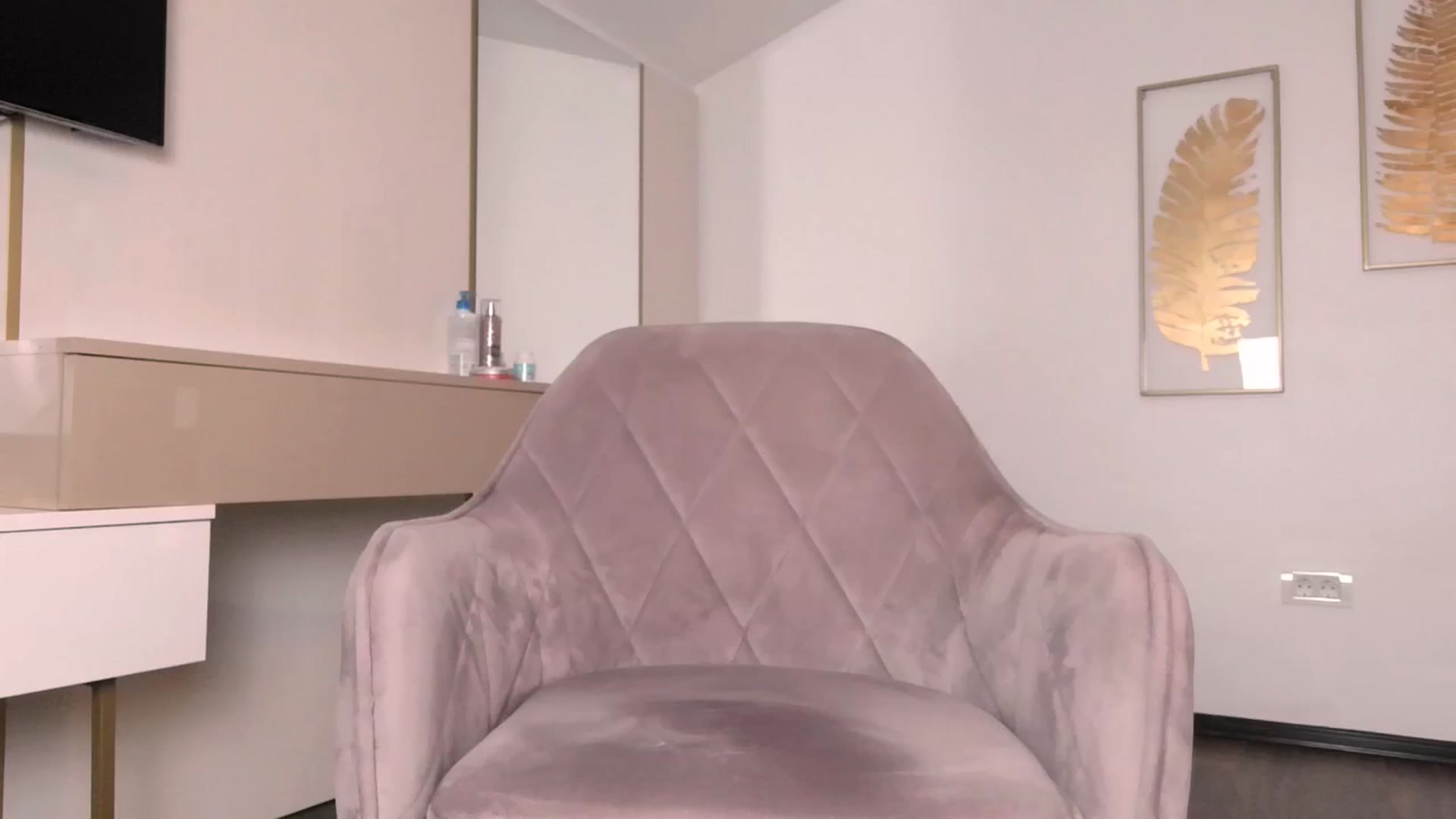Gallery image thumbnail from UR_wet_DESIRE's myfreecams stream on, 10/24/2024, 11:55 image 14 of 20