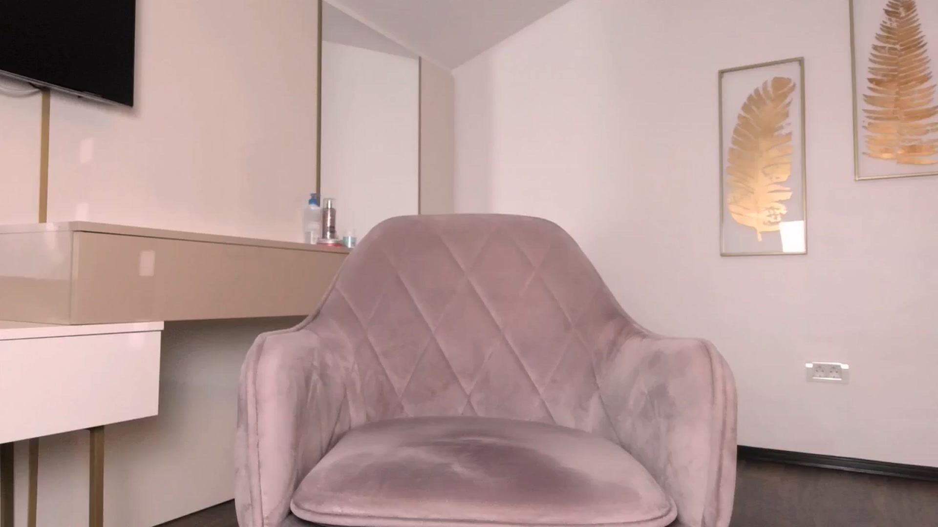 Gallery image thumbnail from UR_wet_DESIRE's myfreecams stream on, 10/24/2024, 11:55 image 8 of 20