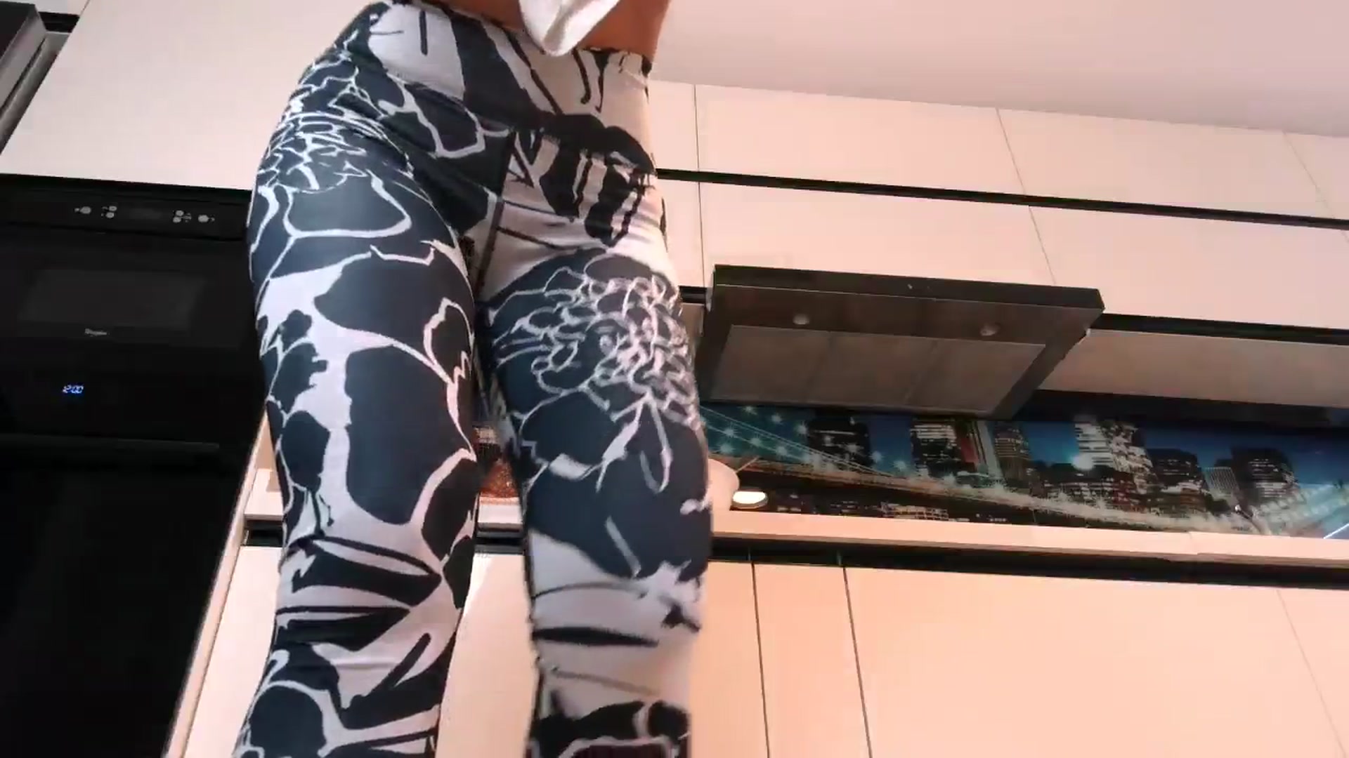 Gallery image thumbnail from UR_wet_DESIRE's myfreecams stream on, 11/26/2024, 07:08 image 13 of 20