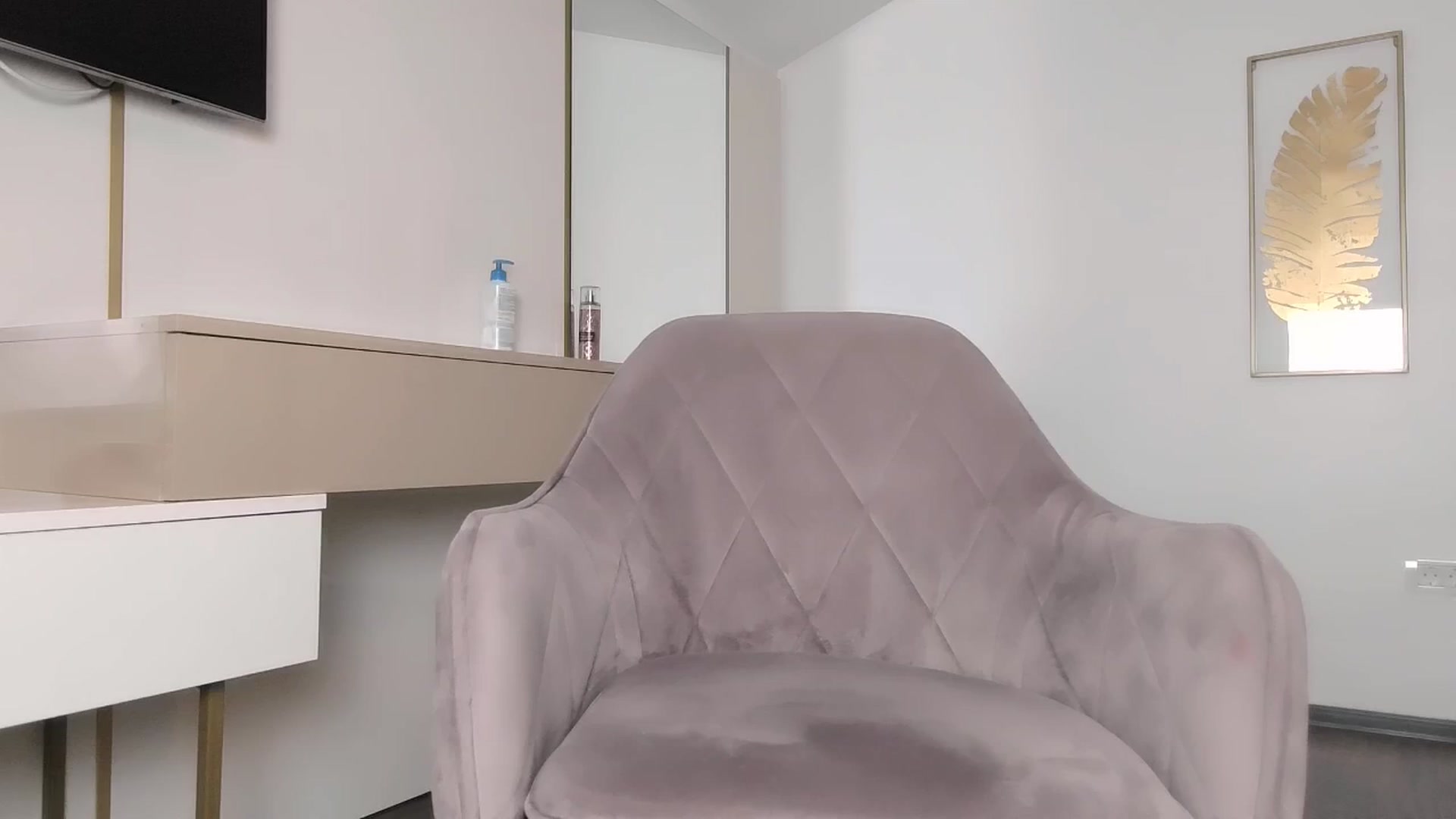 Gallery image thumbnail from UR_wet_DESIRE's myfreecams stream on, 02/04/2025, 17:55 image 15 of 20
