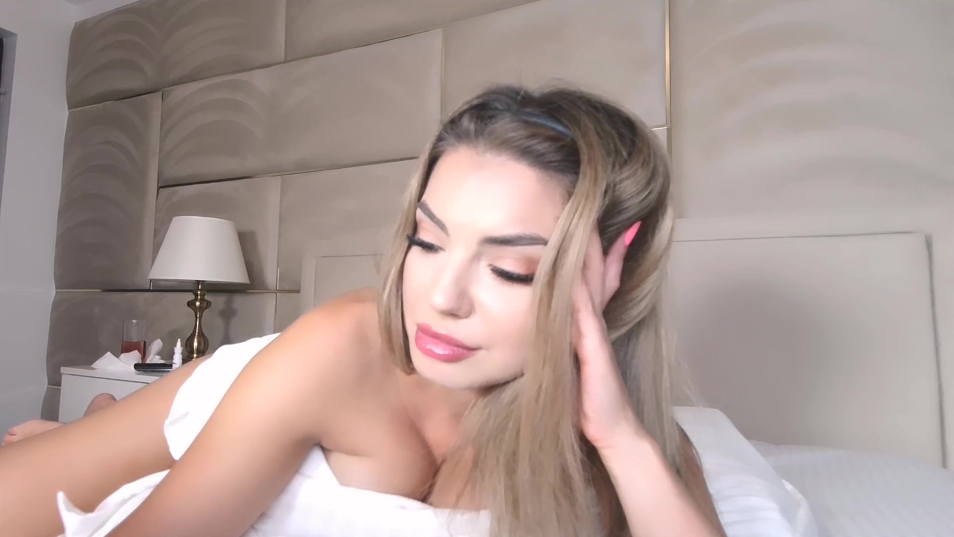 Gallery image thumbnail from UR_wet_DESIRE's myfreecams stream on, 07/09/2025, 15:52 image 14 of 20