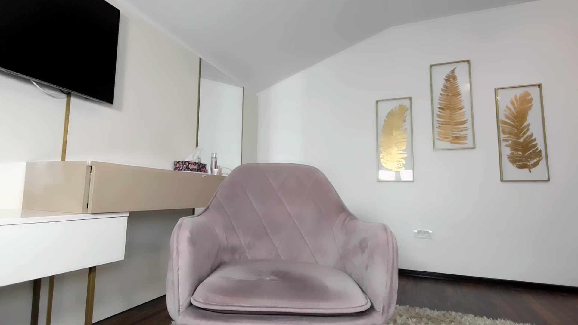 Gallery image thumbnail from UR_wet_DESIRE's myfreecams stream on, 10/30/2025, 17:31 image 17 of 20