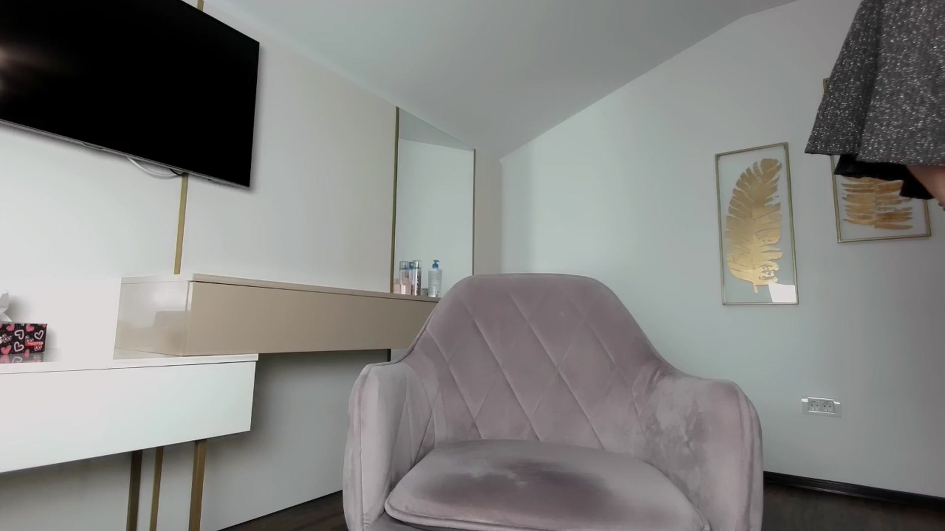 Gallery image thumbnail from UR_wet_DESIRE's myfreecams stream on, 01/05/2026, 16:27 image 11 of 20