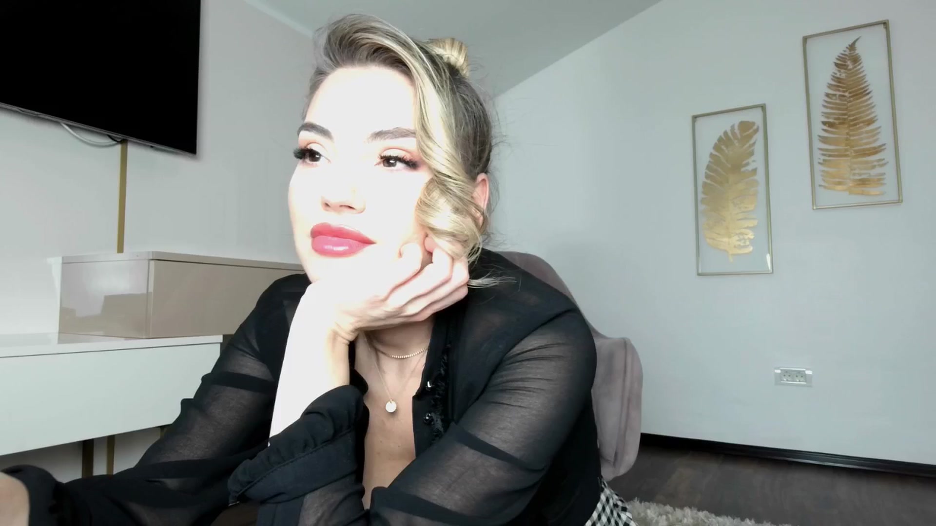 Gallery image thumbnail from UR_wet_DESIRE's myfreecams stream on, 01/10/2026, 18:28 image 16 of 20