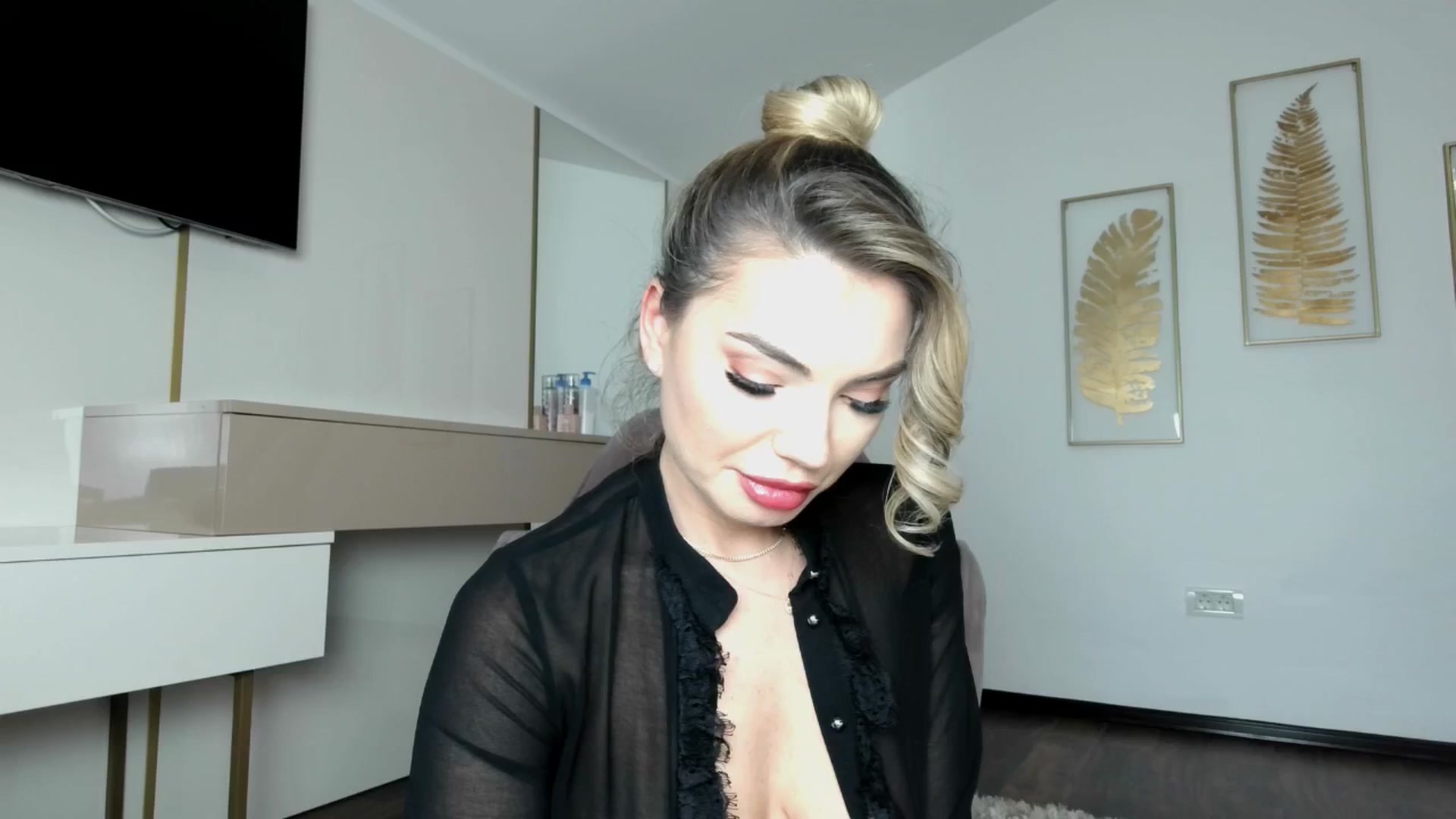Gallery image thumbnail from UR_wet_DESIRE's myfreecams stream on, 01/10/2026, 18:28 image 17 of 20