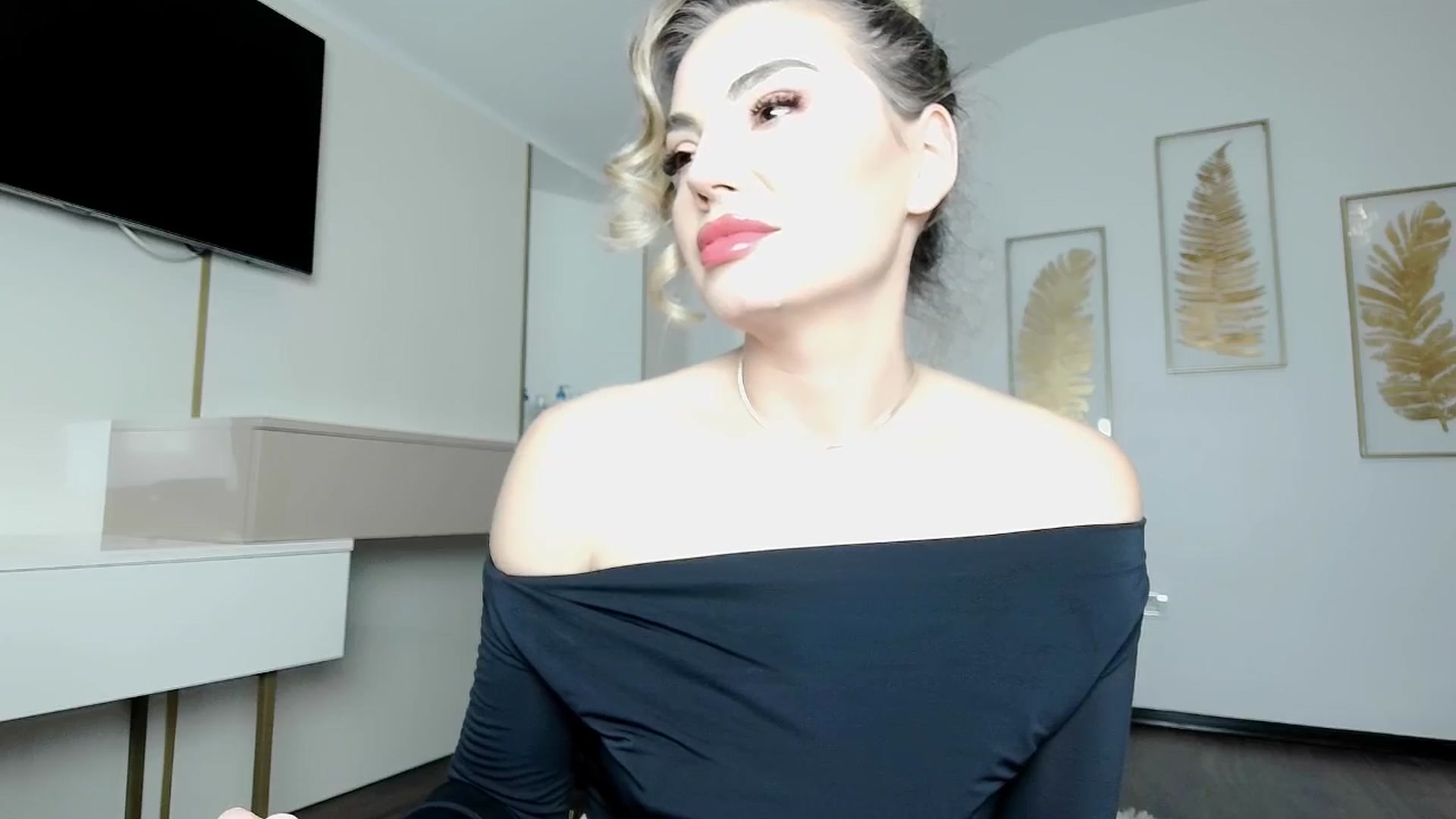 Gallery image thumbnail from UR_wet_DESIRE's myfreecams stream on, 01/21/2026, 17:23 image 19 of 20
