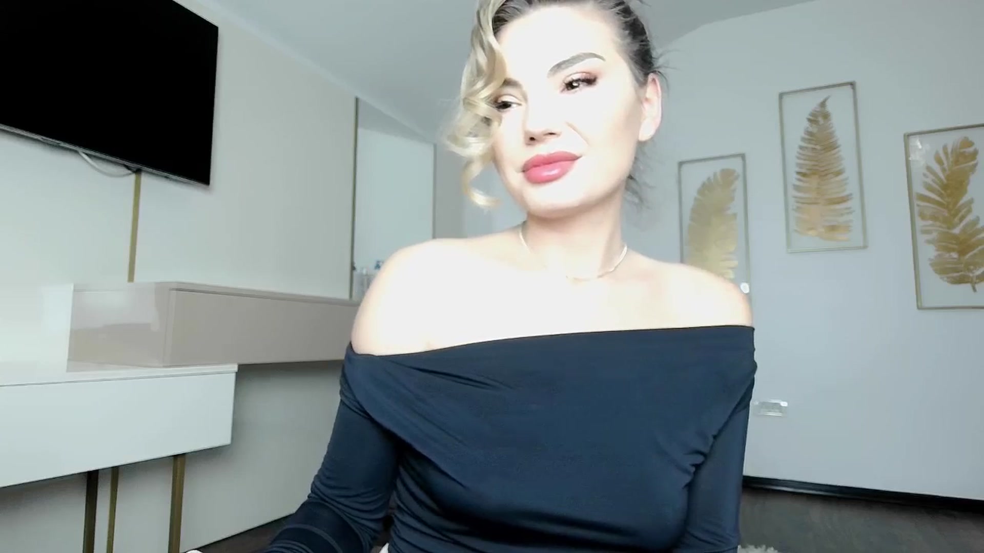 Gallery image thumbnail from UR_wet_DESIRE's myfreecams stream on, 01/21/2026, 17:23 image 18 of 20