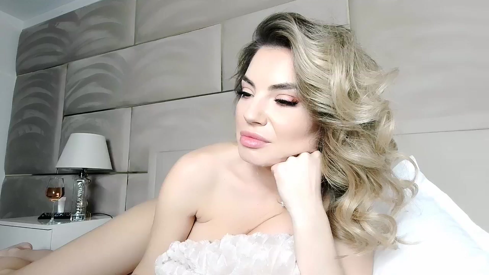 Gallery image thumbnail from UR_wet_DESIRE's myfreecams stream on, 02/19/2026, 17:42 image 1 of 20