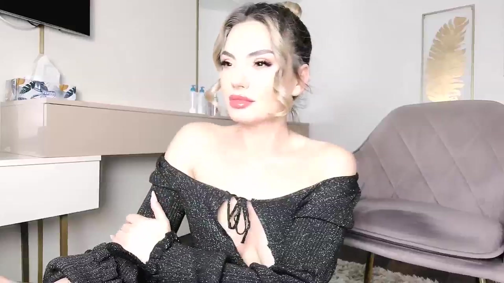 Gallery image thumbnail from UR_wet_DESIRE's myfreecams stream on, 02/23/2026, 16:42 image 17 of 20