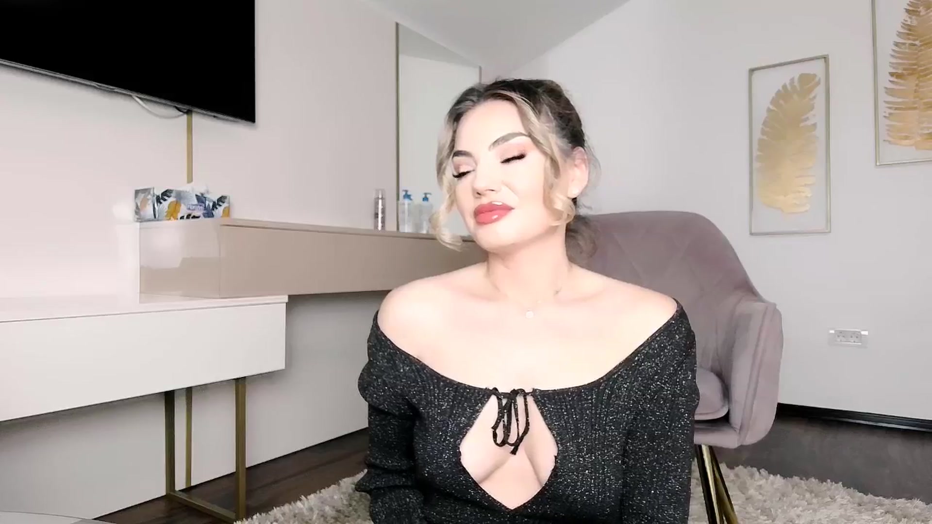 Gallery image thumbnail from UR_wet_DESIRE's myfreecams stream on, 02/26/2026, 18:06 image 18 of 20