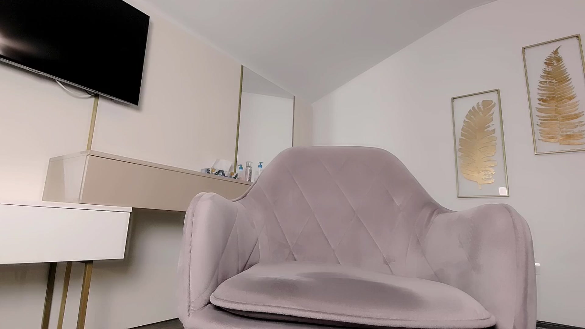 Gallery image thumbnail from UR_wet_DESIRE's myfreecams stream on, 03/19/2026, 18:05 image 15 of 20