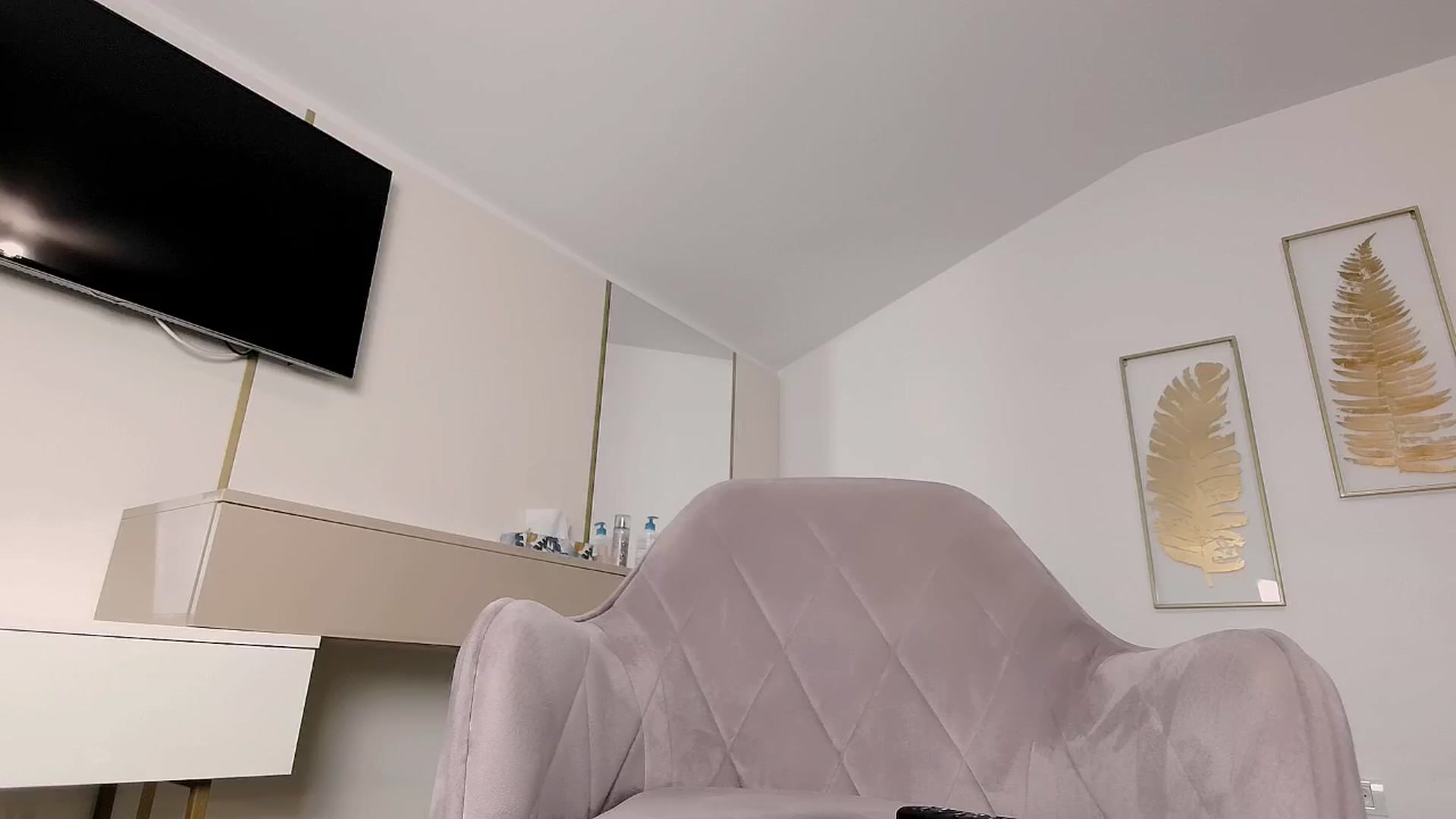 Gallery image thumbnail from UR_wet_DESIRE's myfreecams stream on, 03/19/2026, 18:05 image 17 of 20