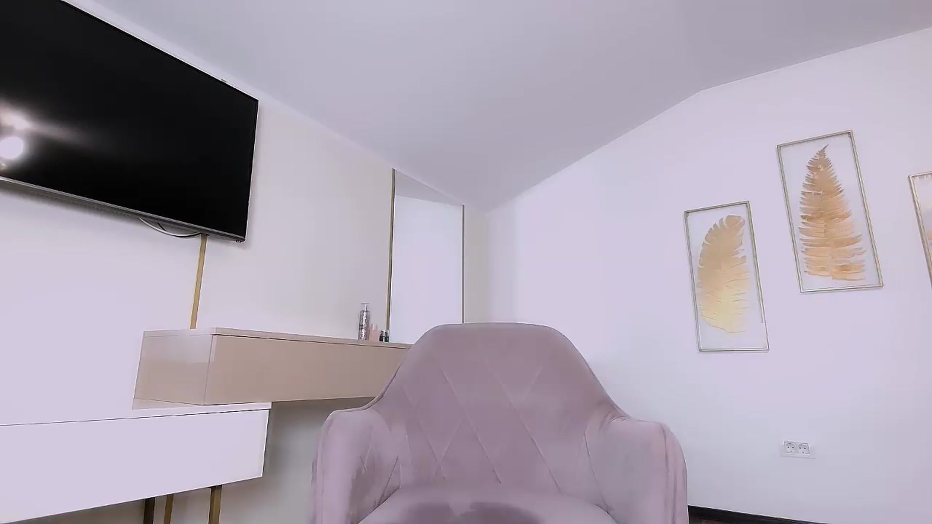 Gallery image thumbnail from UR_wet_DESIRE's myfreecams stream on, 05/05/2026, 16:14 image 2 of 20