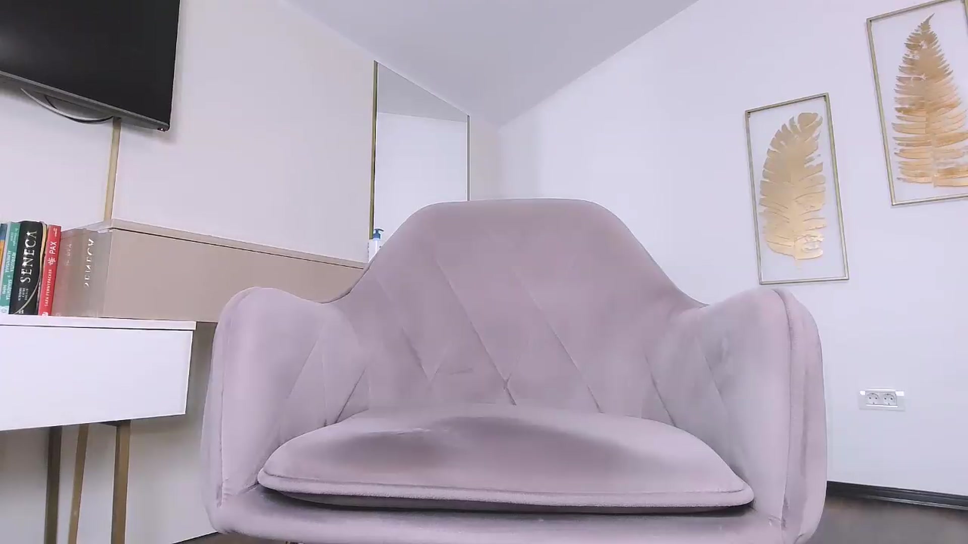 Gallery image thumbnail from UR_wet_DESIRE's myfreecams stream on, 06/29/2026, 17:15 image 14 of 20