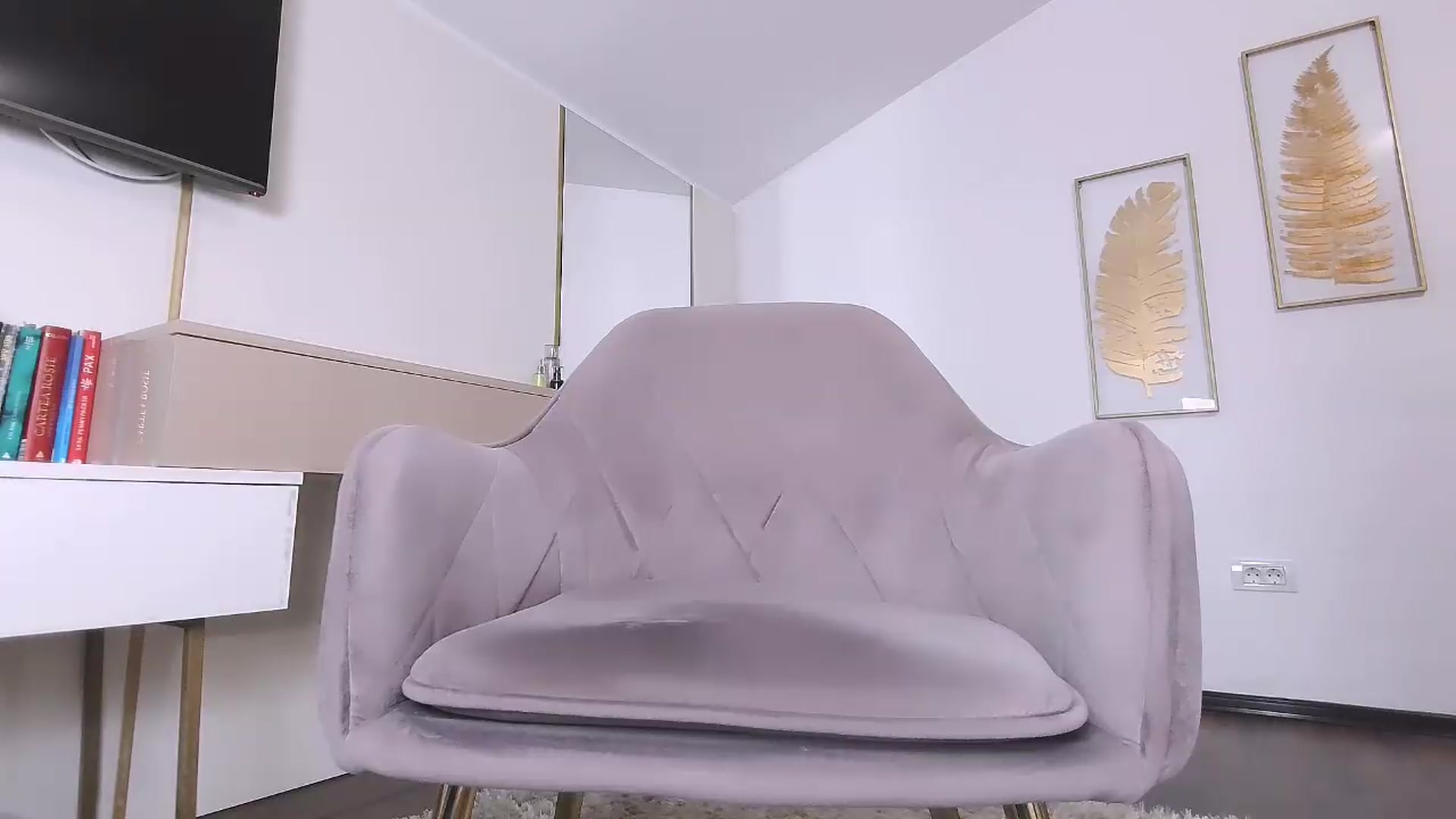 Gallery image thumbnail from UR_wet_DESIRE's myfreecams stream on, 08/05/2026, 15:58 image 14 of 20