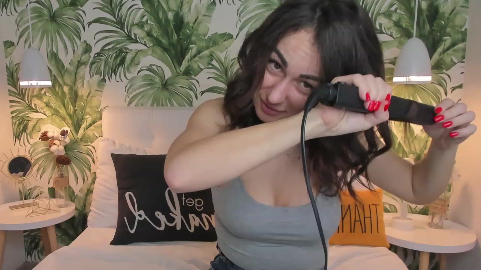 Gallery image thumbnail from USexy_Friend's myfreecams stream on, 12/04/2022, 16:11 image 12 of 20