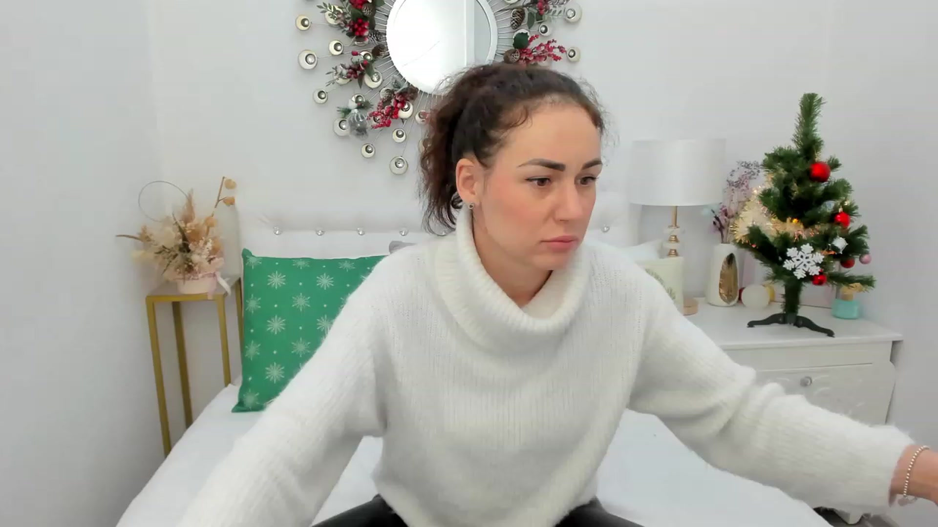 Gallery image thumbnail from USexy_Friend's myfreecams stream on, 12/28/2022, 11:04 image 16 of 20