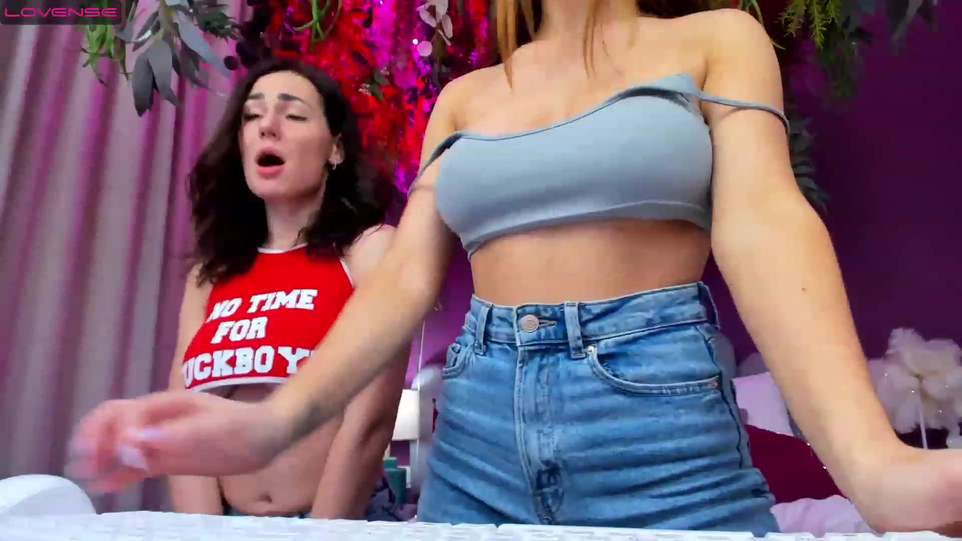 Gallery image thumbnail from USexy_Friend's myfreecams stream on, 02/17/2023, 11:07 image 15 of 20
