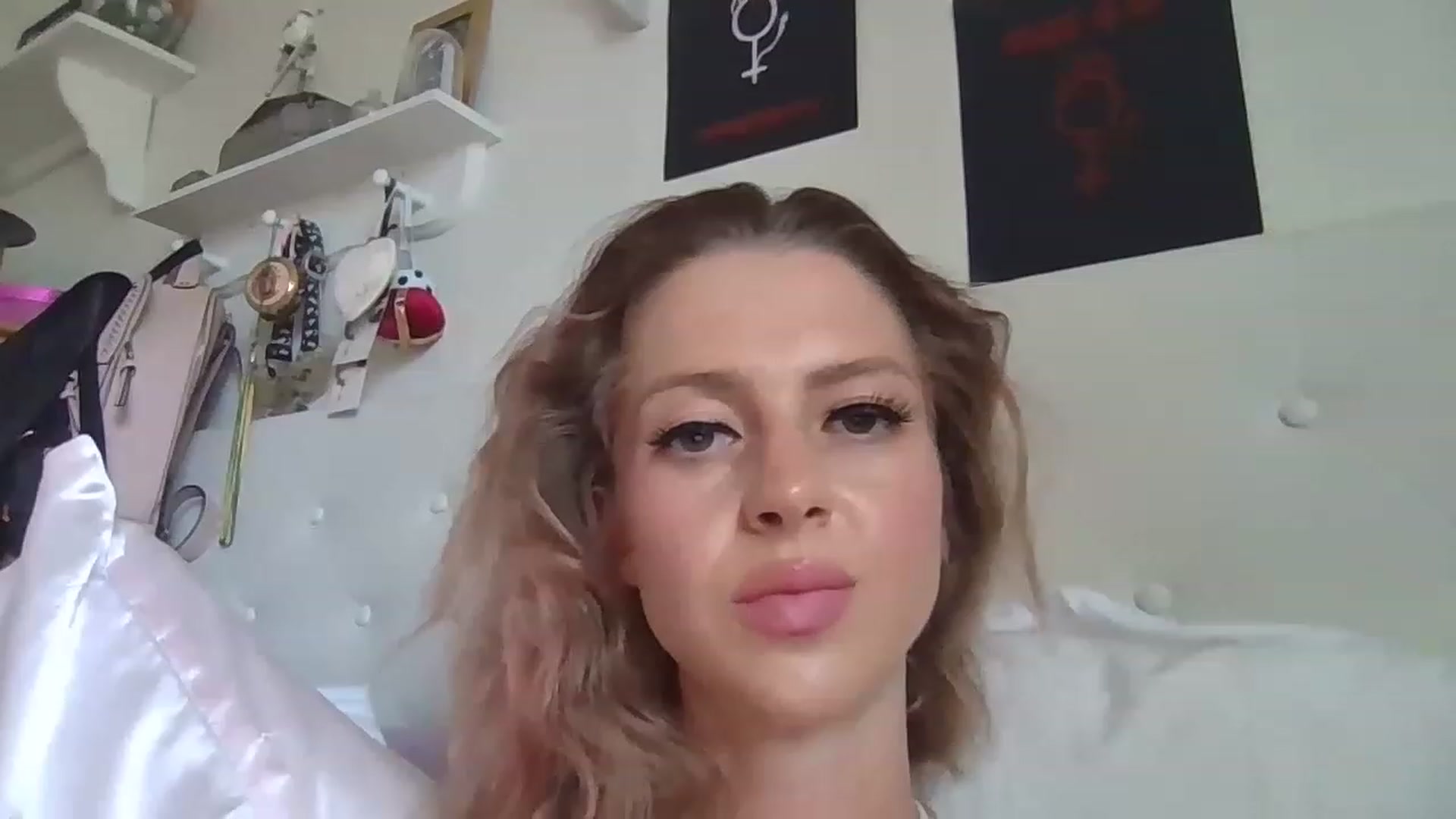 Gallery image thumbnail from UWorshipMe's myfreecams stream on, 06/07/2023, 17:01 image 6 of 20