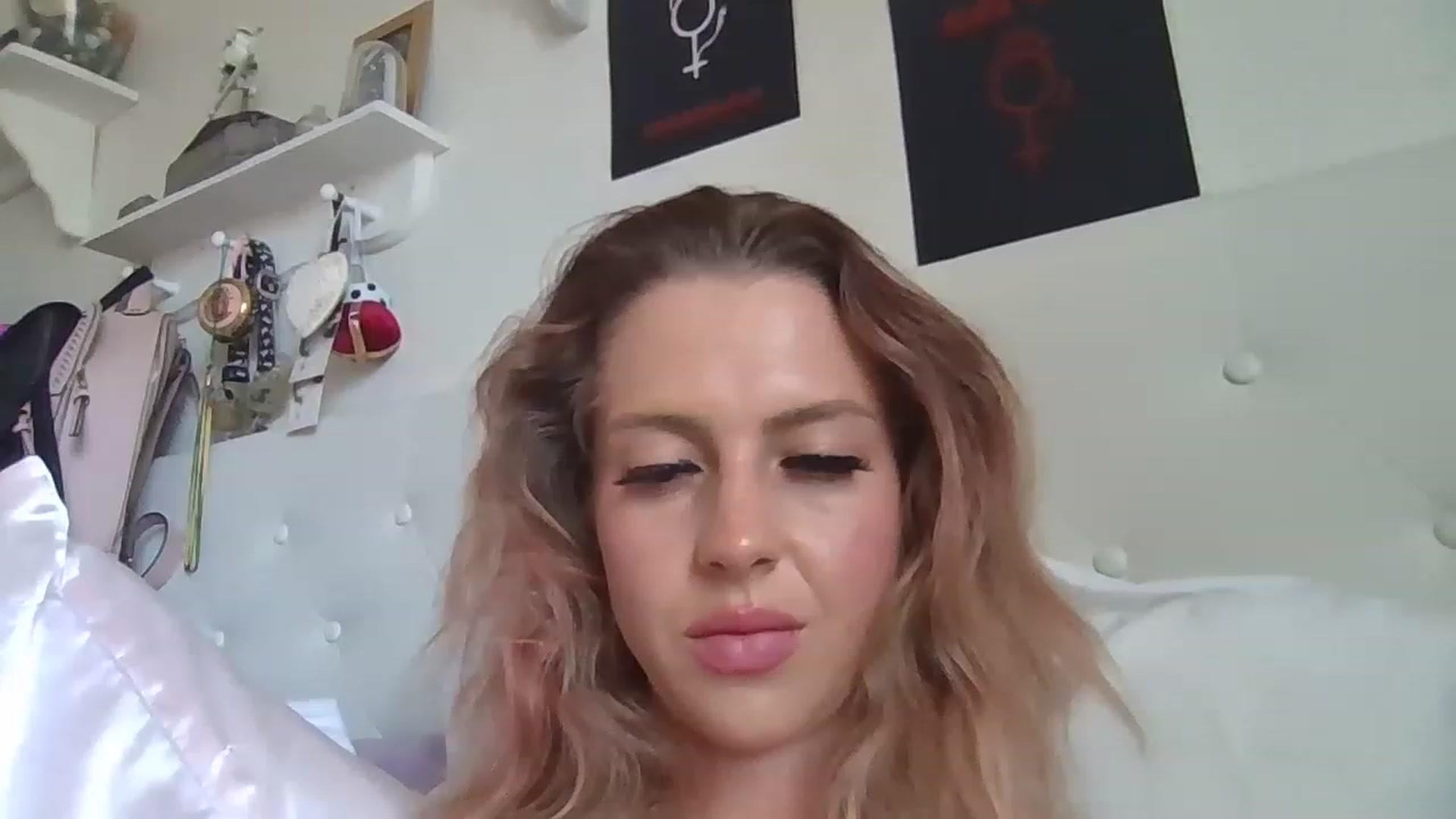 Gallery image thumbnail from UWorshipMe's myfreecams stream on, 06/07/2023, 17:01 image 17 of 20
