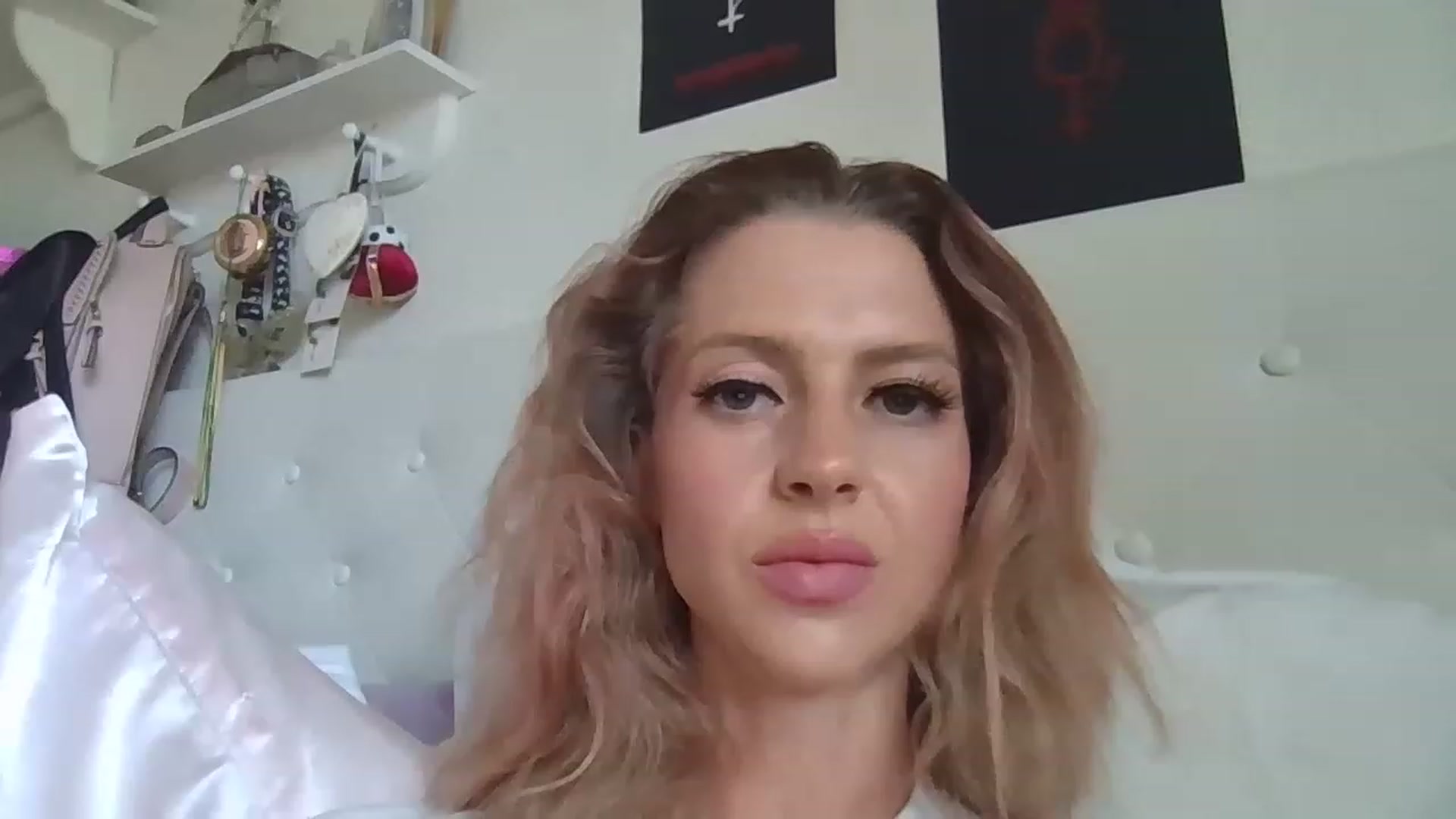 Gallery image thumbnail from UWorshipMe's myfreecams stream on, 06/07/2023, 17:01 image 9 of 20