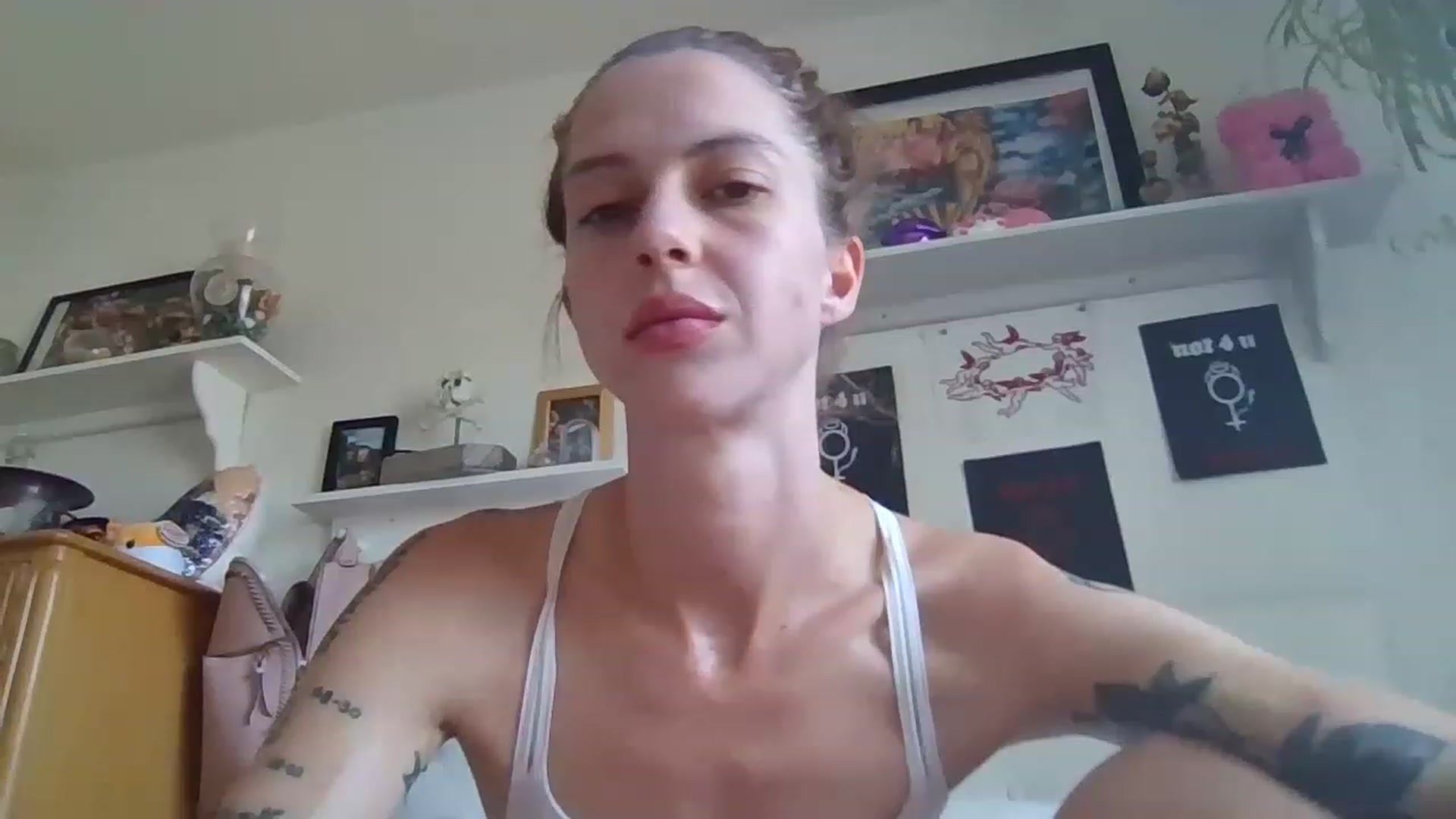 Gallery image thumbnail from UWorshipMe's myfreecams stream on, 08/21/2023, 17:49 image 5 of 20