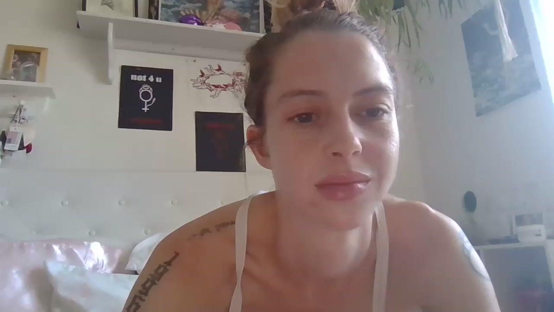 Gallery image thumbnail from UWorshipMe's myfreecams stream on, 08/21/2023, 17:49 image 16 of 20