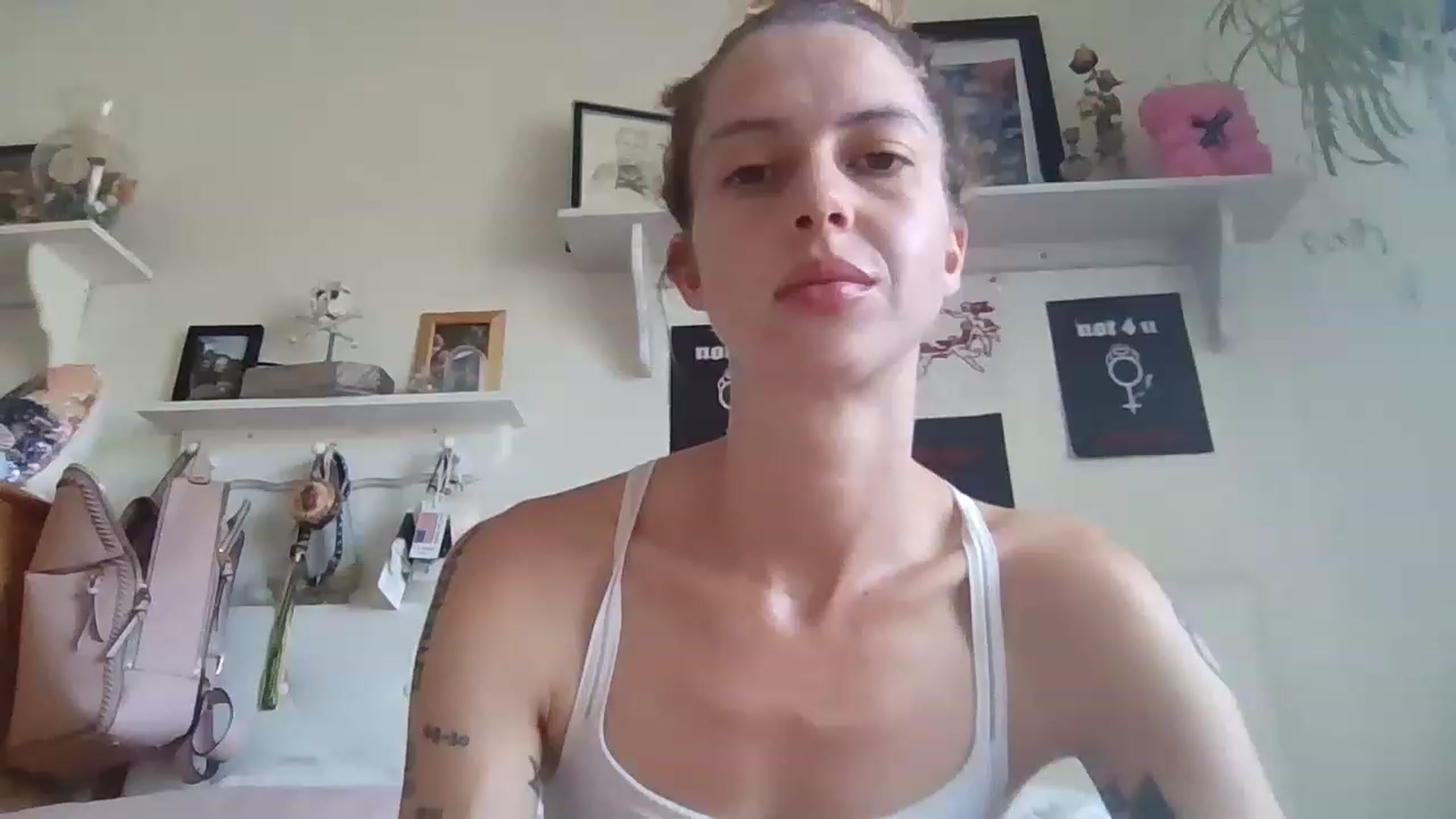 Gallery image thumbnail from UWorshipMe's myfreecams stream on, 08/21/2023, 17:49 image 10 of 20