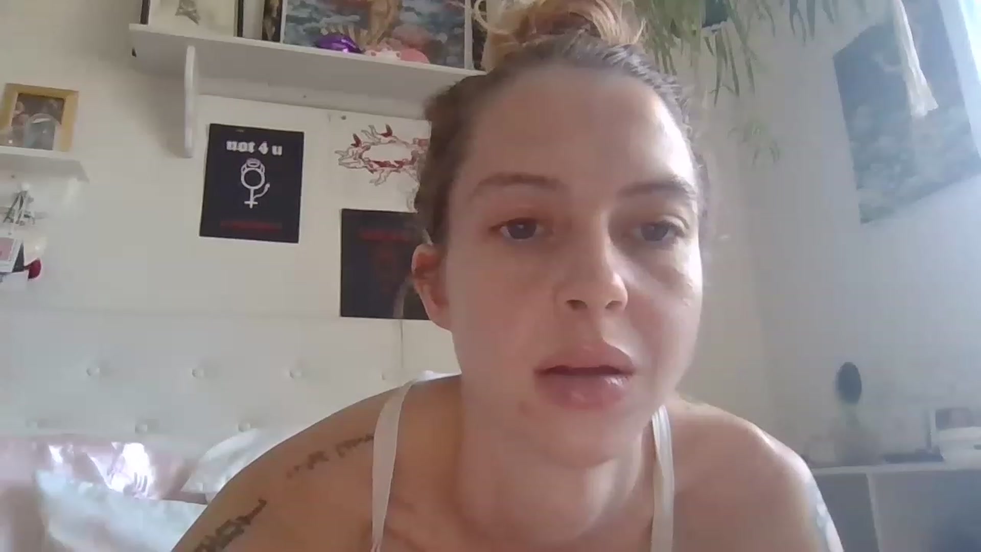 Gallery image thumbnail from UWorshipMe's myfreecams stream on, 08/21/2023, 17:49 image 19 of 20