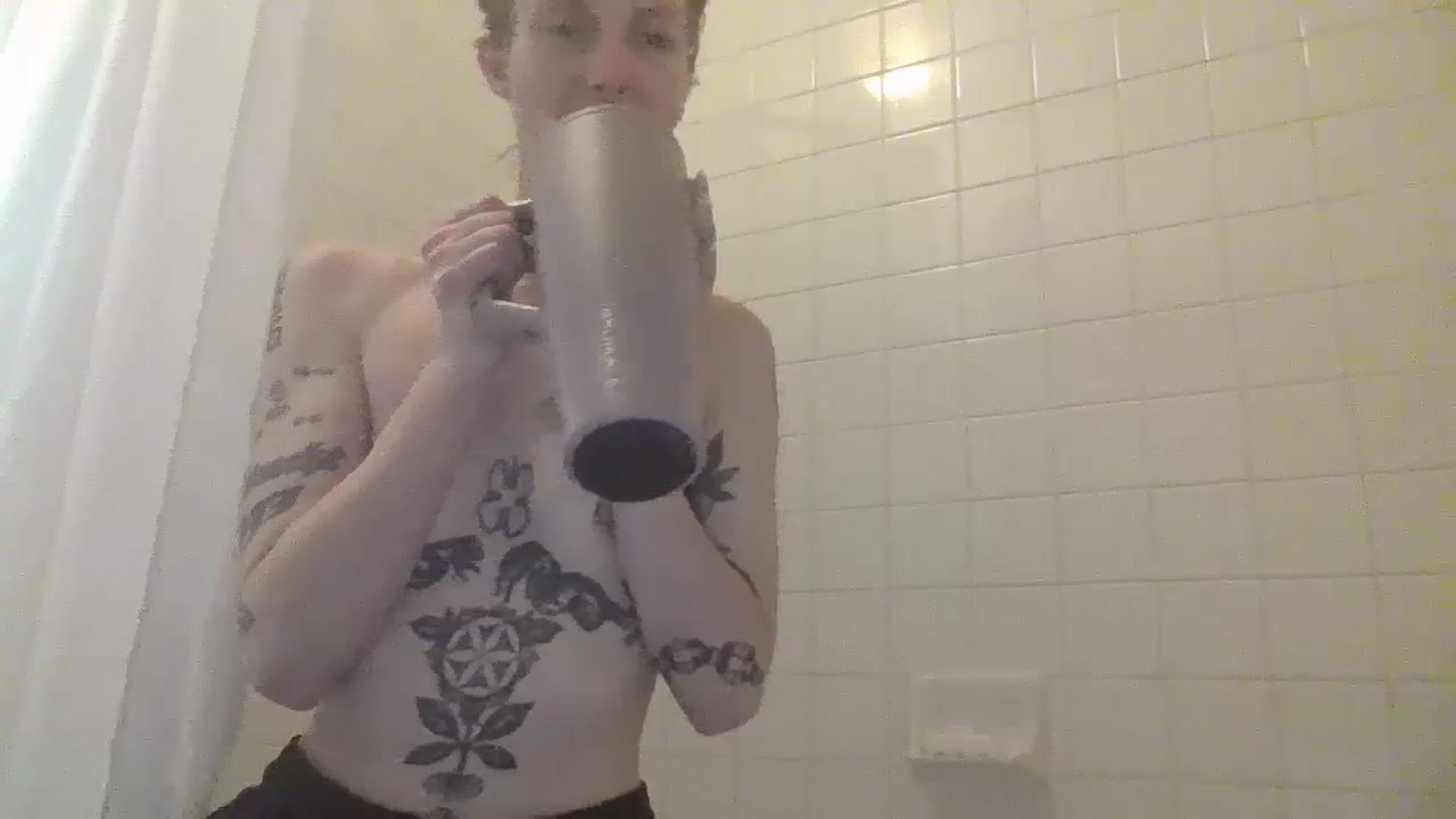 Gallery image thumbnail from UWorshipMe's myfreecams stream on, 01/28/2024, 03:40 image 9 of 20